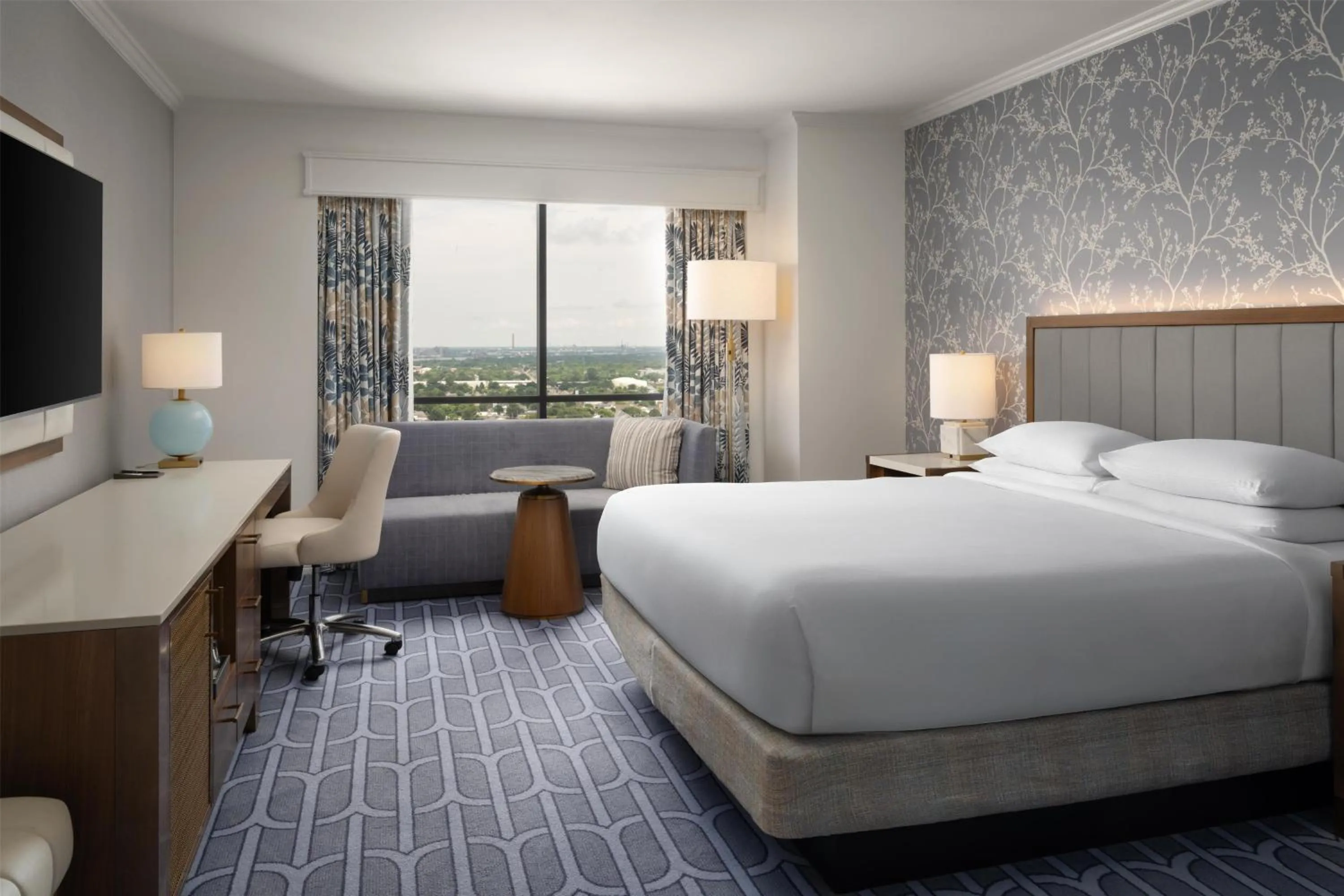 Premium King Room with River View in Hilton New Orleans Riverside