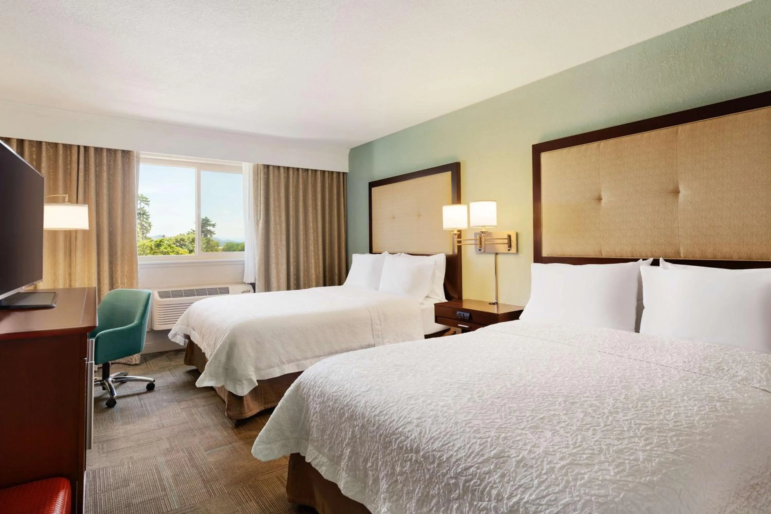Room with Two Queen Beds - Non-Smoking in Hampton Inn - Portland/Clackamas
