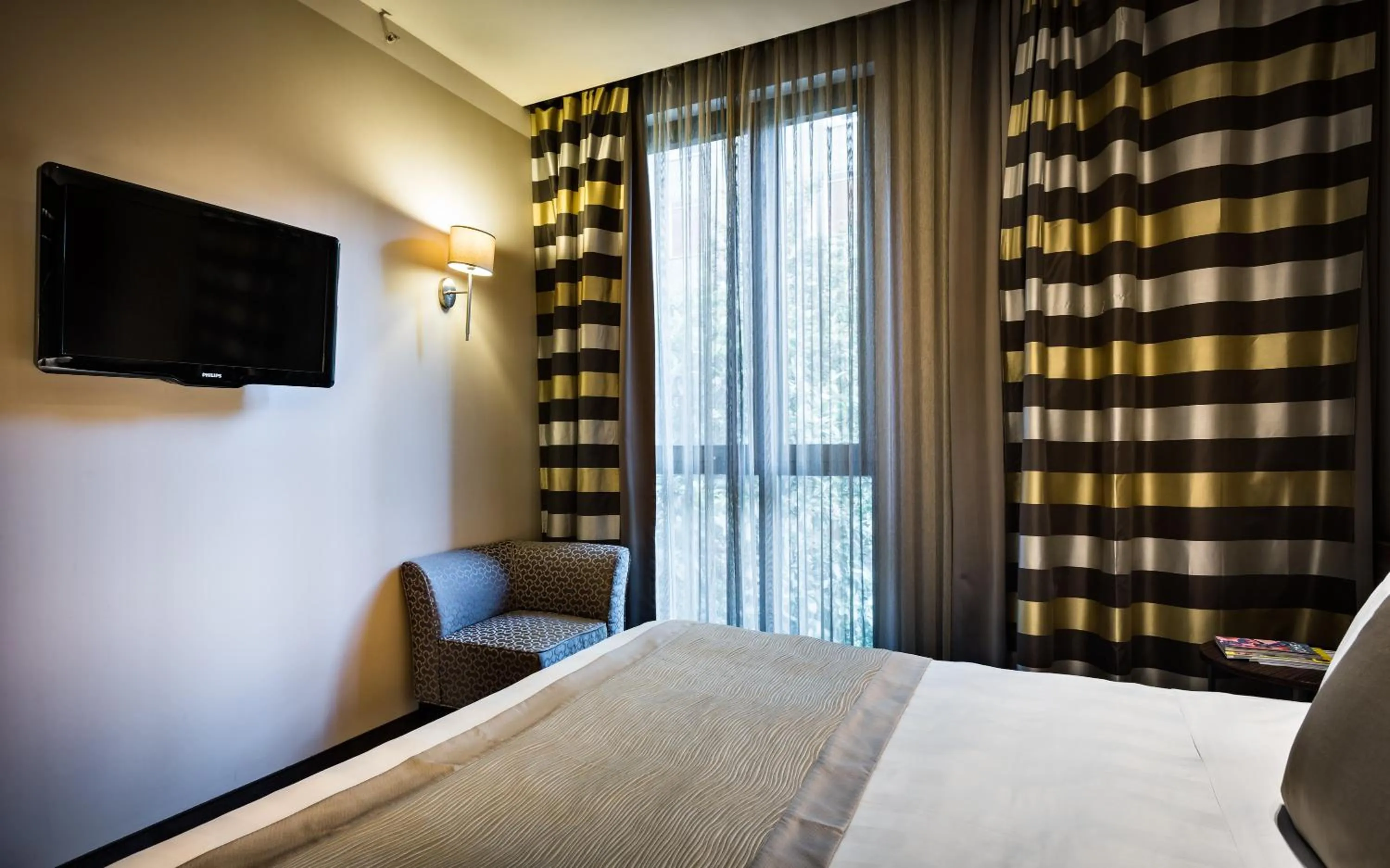 Single Room in Uptown Palace