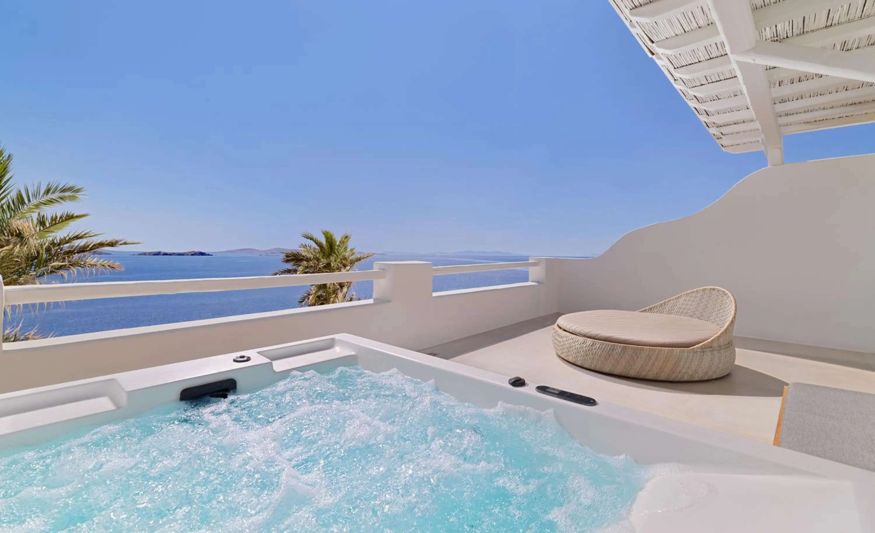 Suite with Outdoor Hot Tub (2-3 Adults) in Cavo Tagoo Mykonos