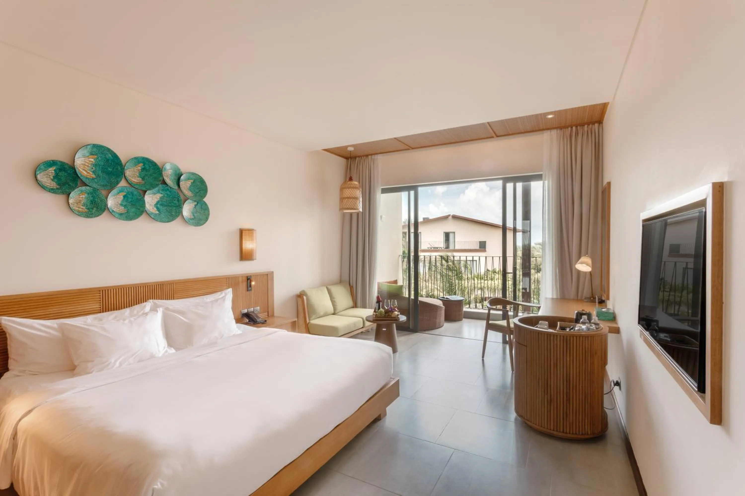 Deluxe Pool King in Dusit Princess Moonrise Beach Resort