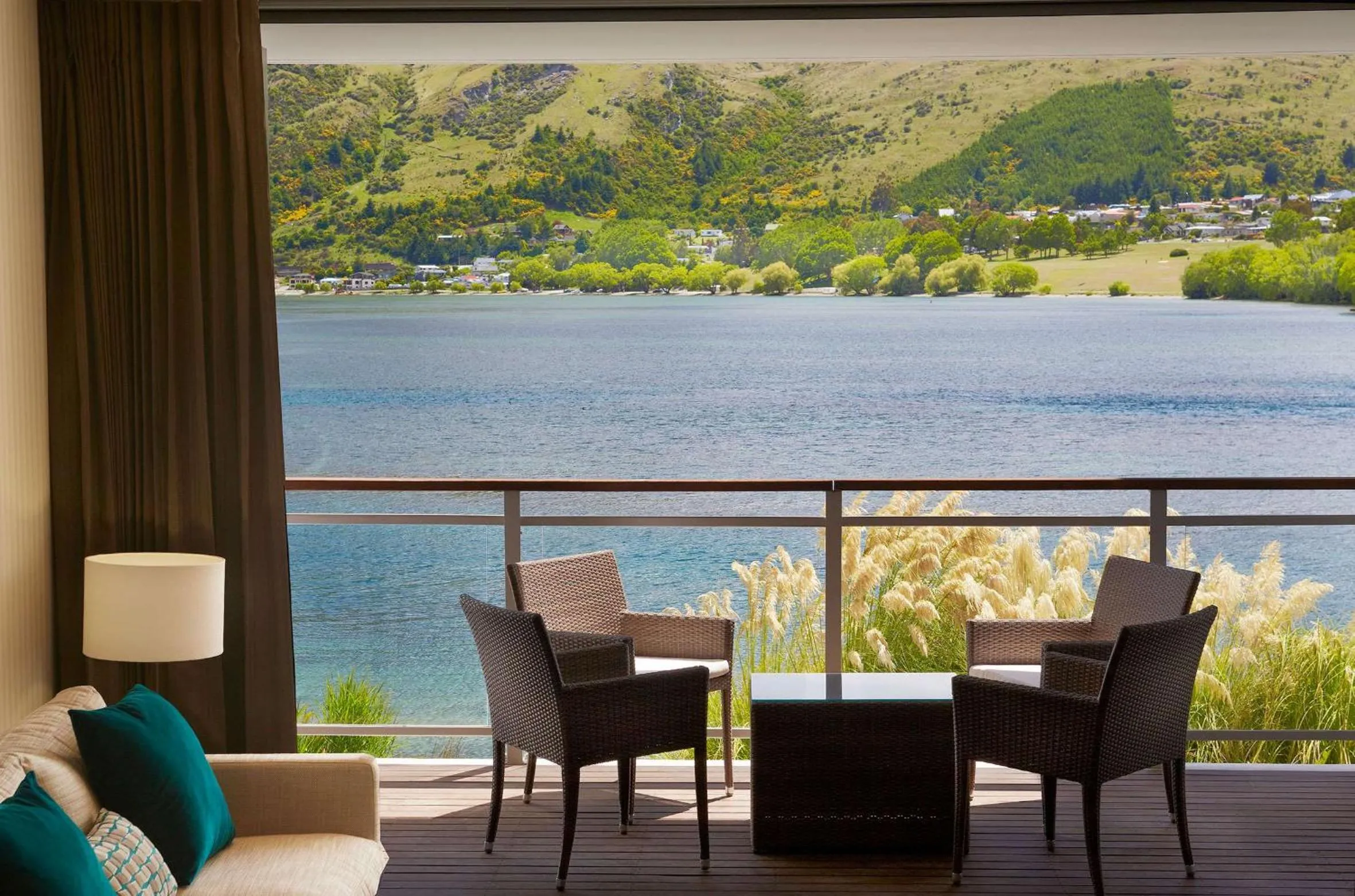 Two-Bedroom Lakeview Apartment with Two Bathrooms in Hilton Queenstown Resort & Spa