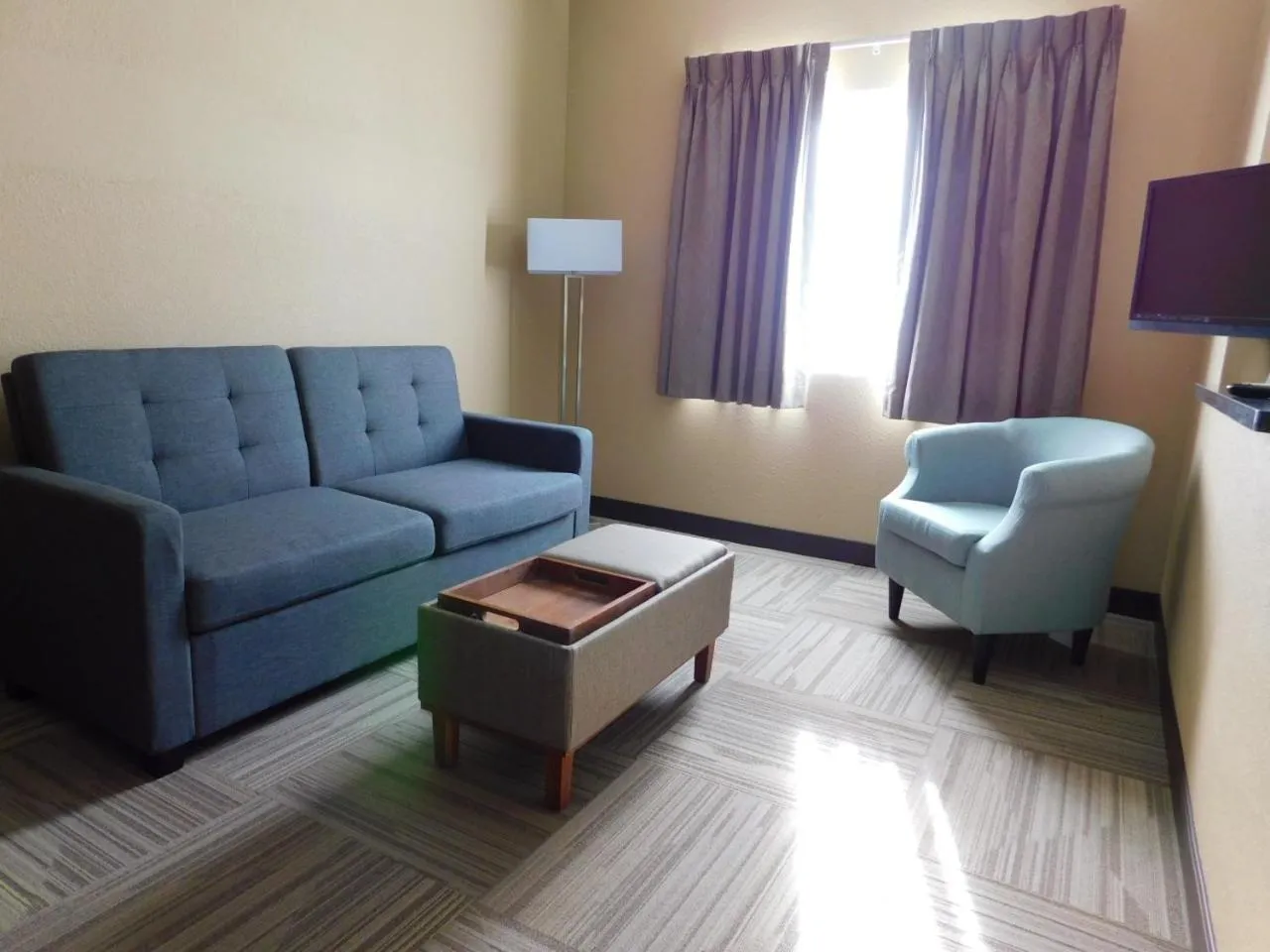 Deluxe Queen Suite in Island Suites