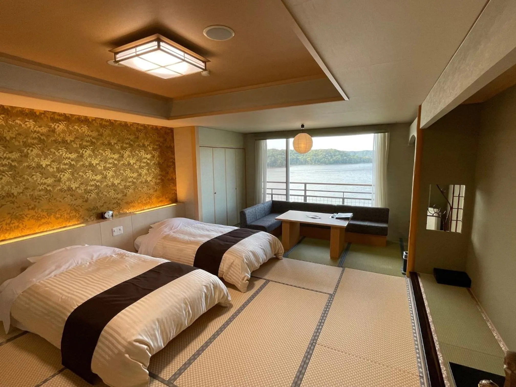 Japanese-Style Twin Room with Lake View-High Floor - single occupancy - Non-Smoking in Hotel Abashirikoso