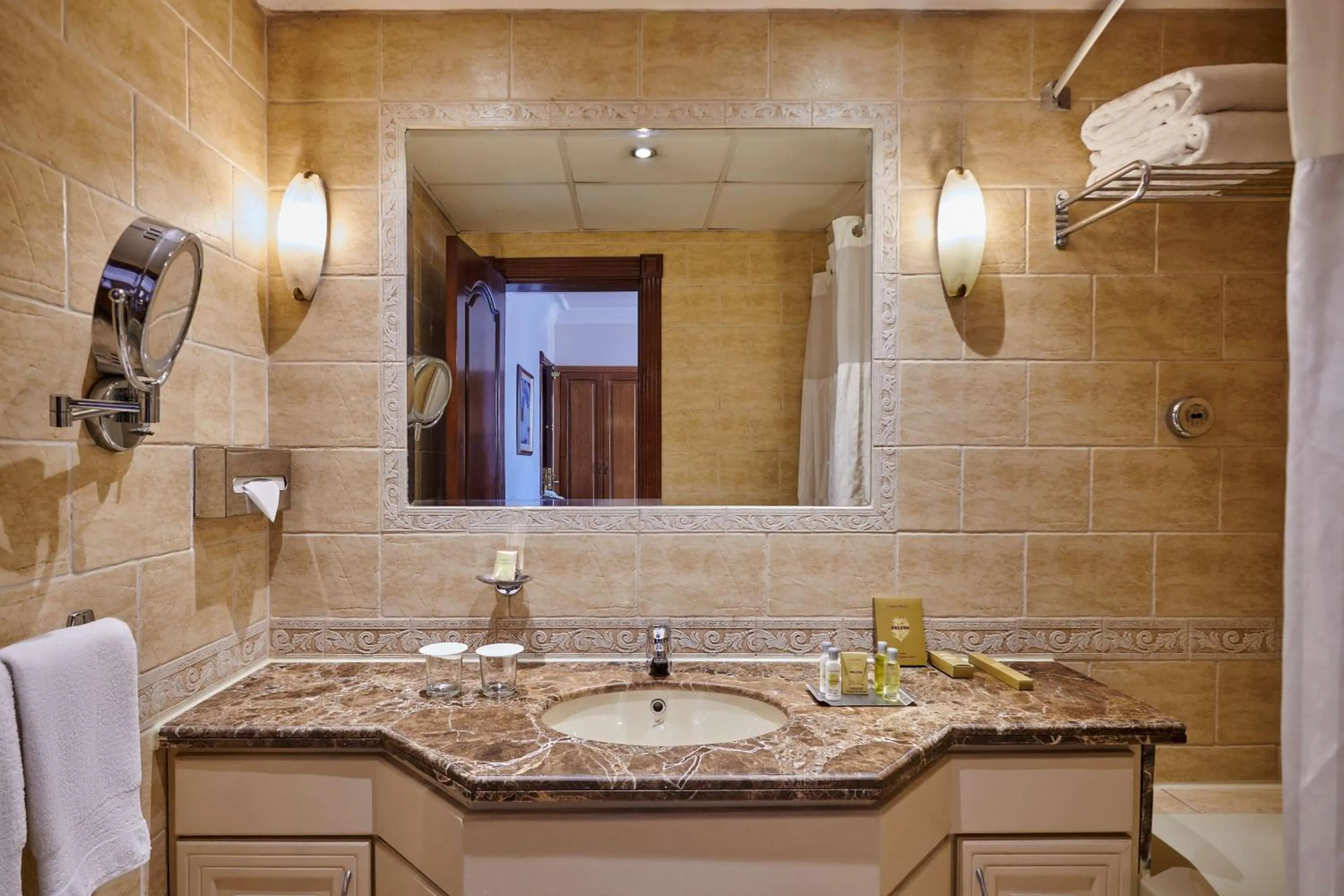 Twin Deluxe Room with Side Nile View in Hilton Cairo Zamalek Residences