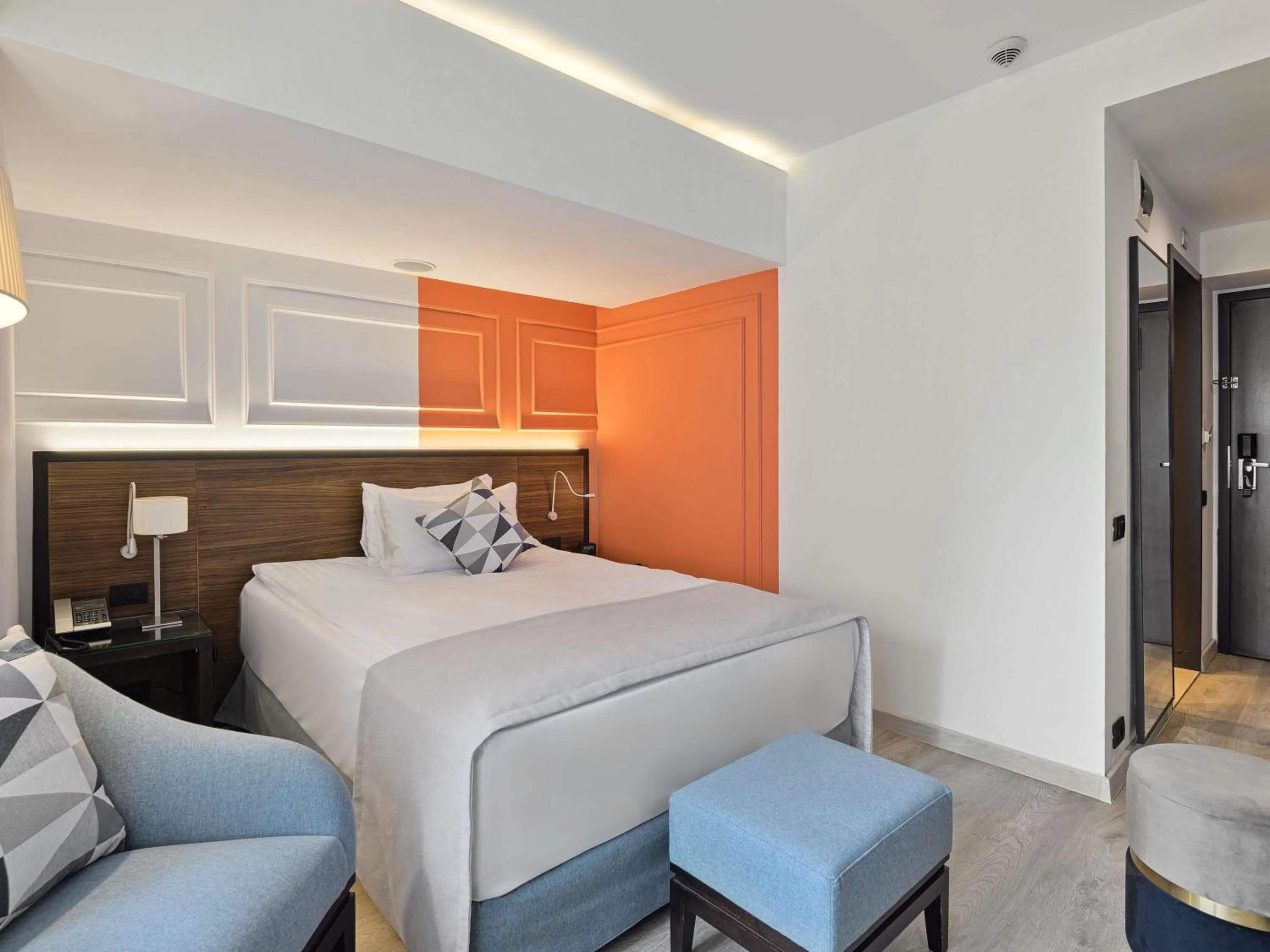 Standard Single Room in Bucharest Unirii Square - Handwritten Collection