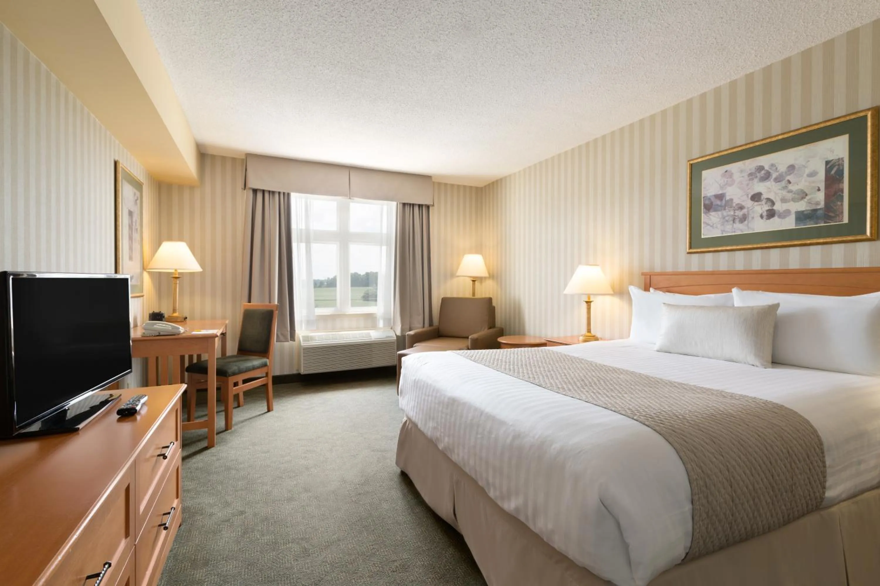 King Room - Non-Smoking in Days Inn by Wyndham Orillia