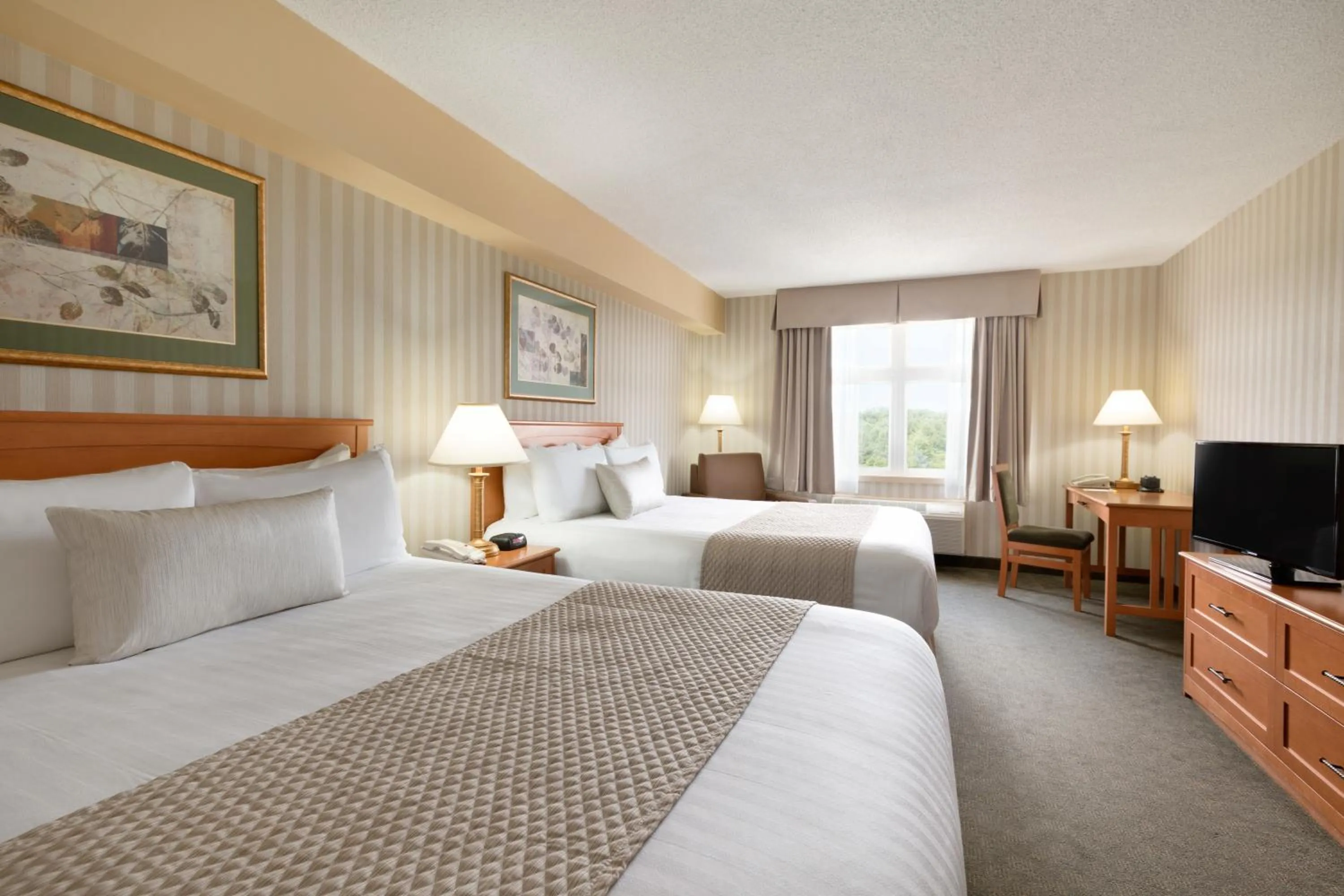 Queen Room - Non-Smoking in Days Inn by Wyndham Orillia
