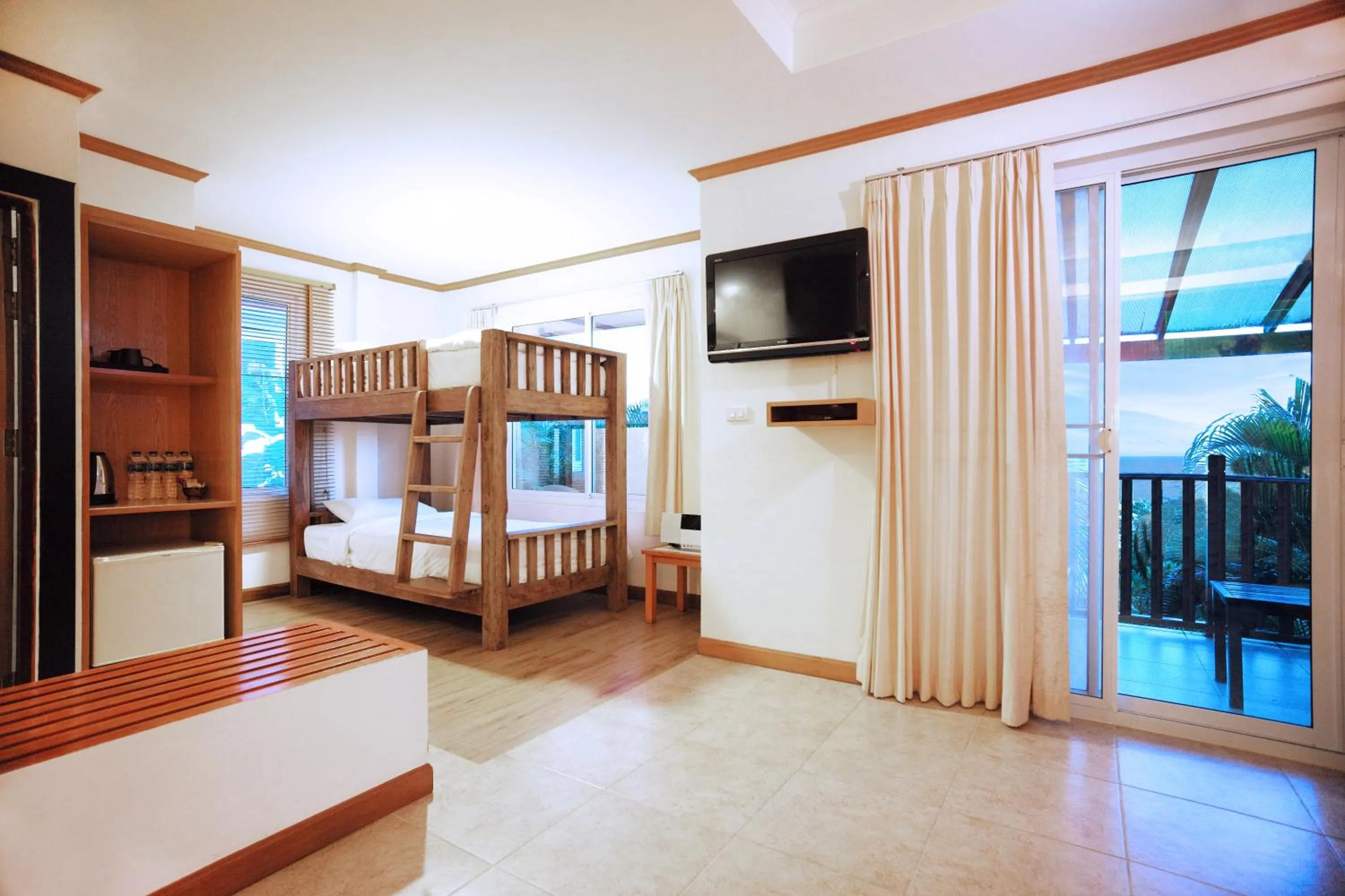 Quadruple Room with Sea View in Pinnacle Koh Tao Resort