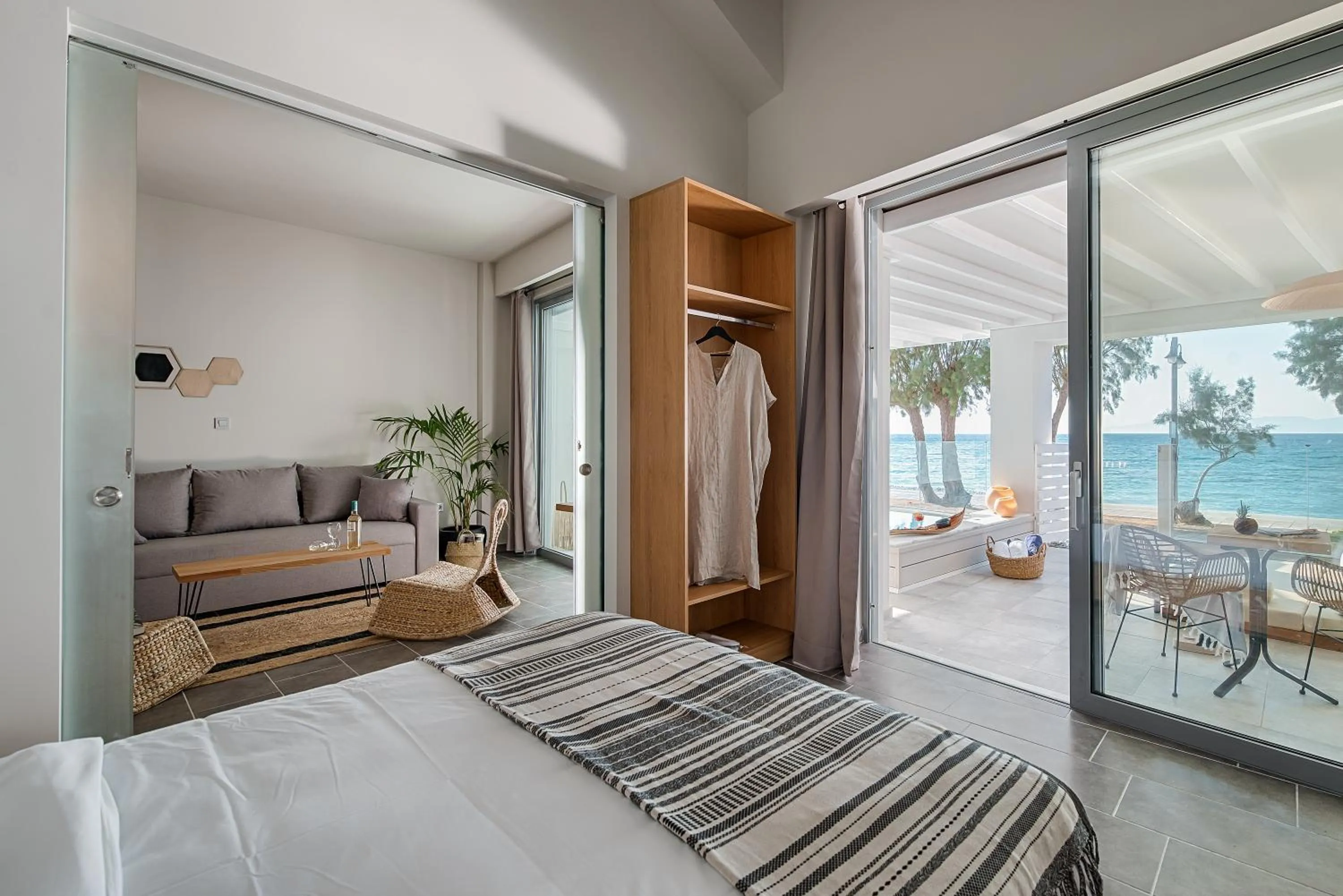 Sea Front Premier Suite with Jetted Pool in Villa Di Mare Seaside Suites