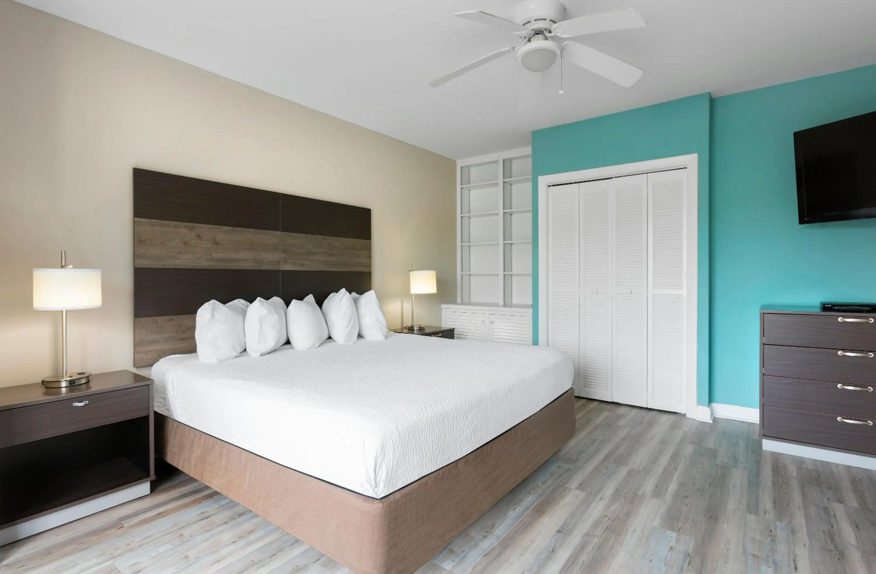 Ocean View Deluxe Junior Suite – Jamaican Building in Caribbean Resort Myrtle Beach