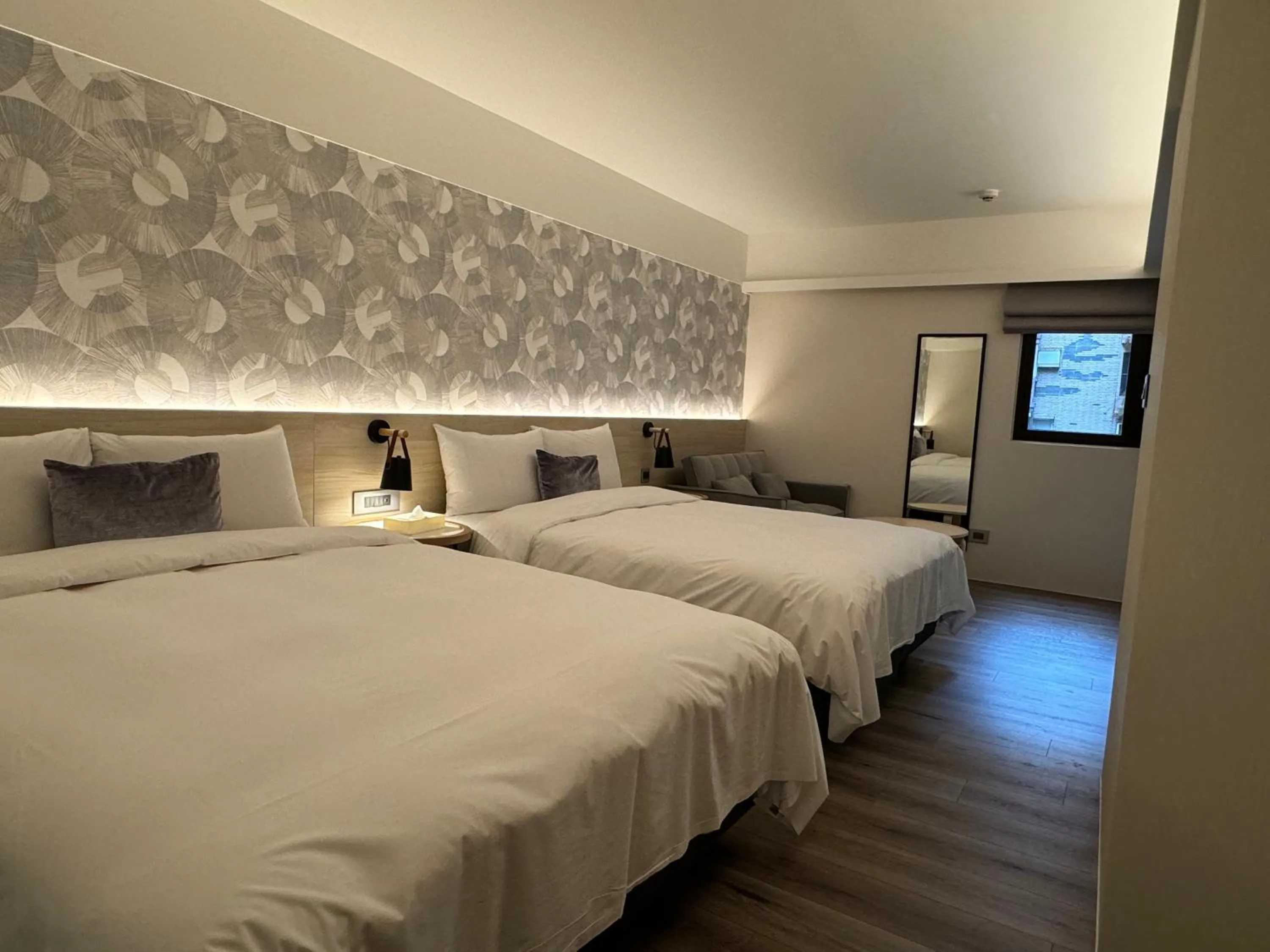 Deluxe Twin Room in Delight Hotel