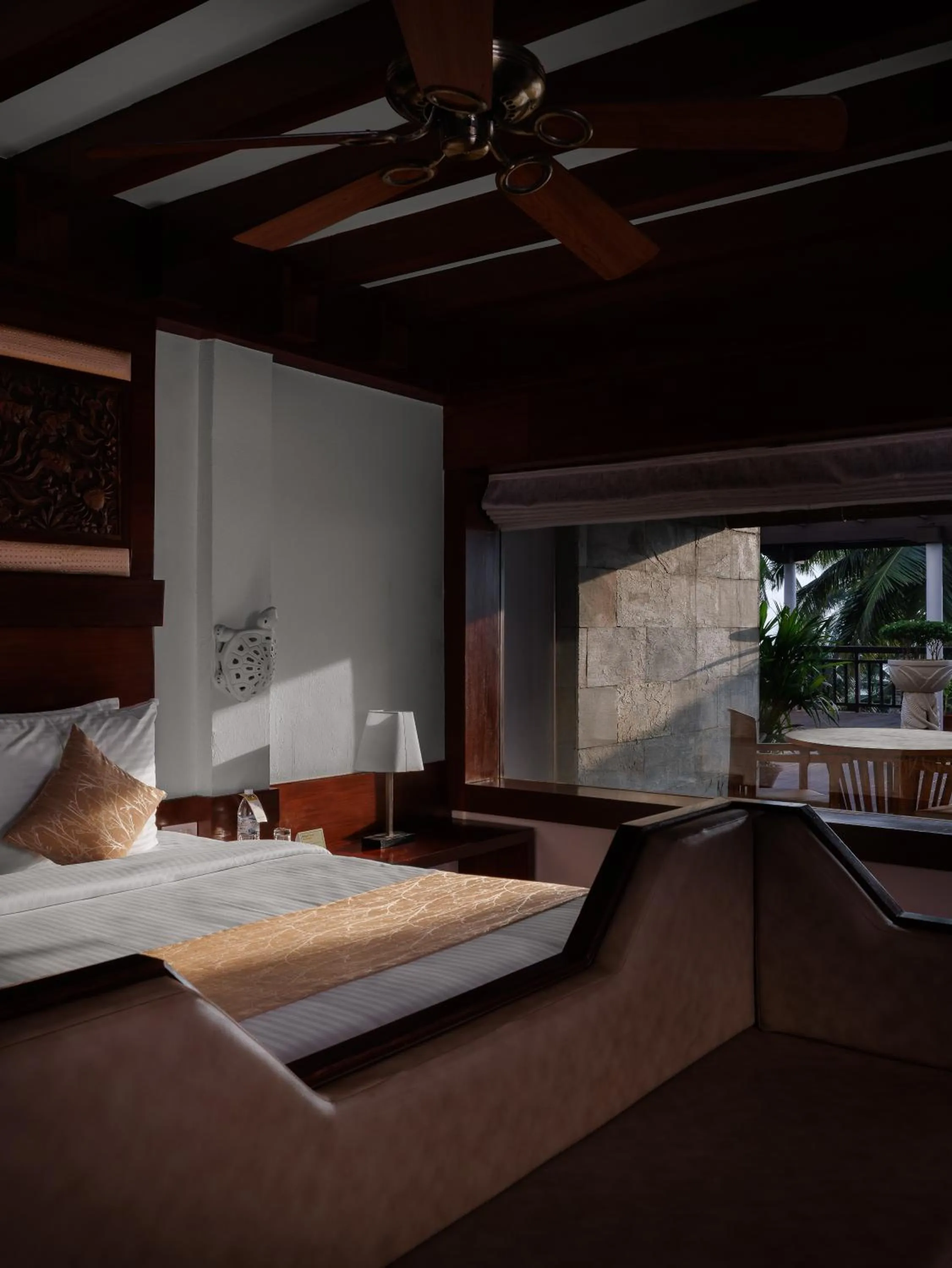 Deluxe Double Room in Gokulam Grand Turtle On The Beach