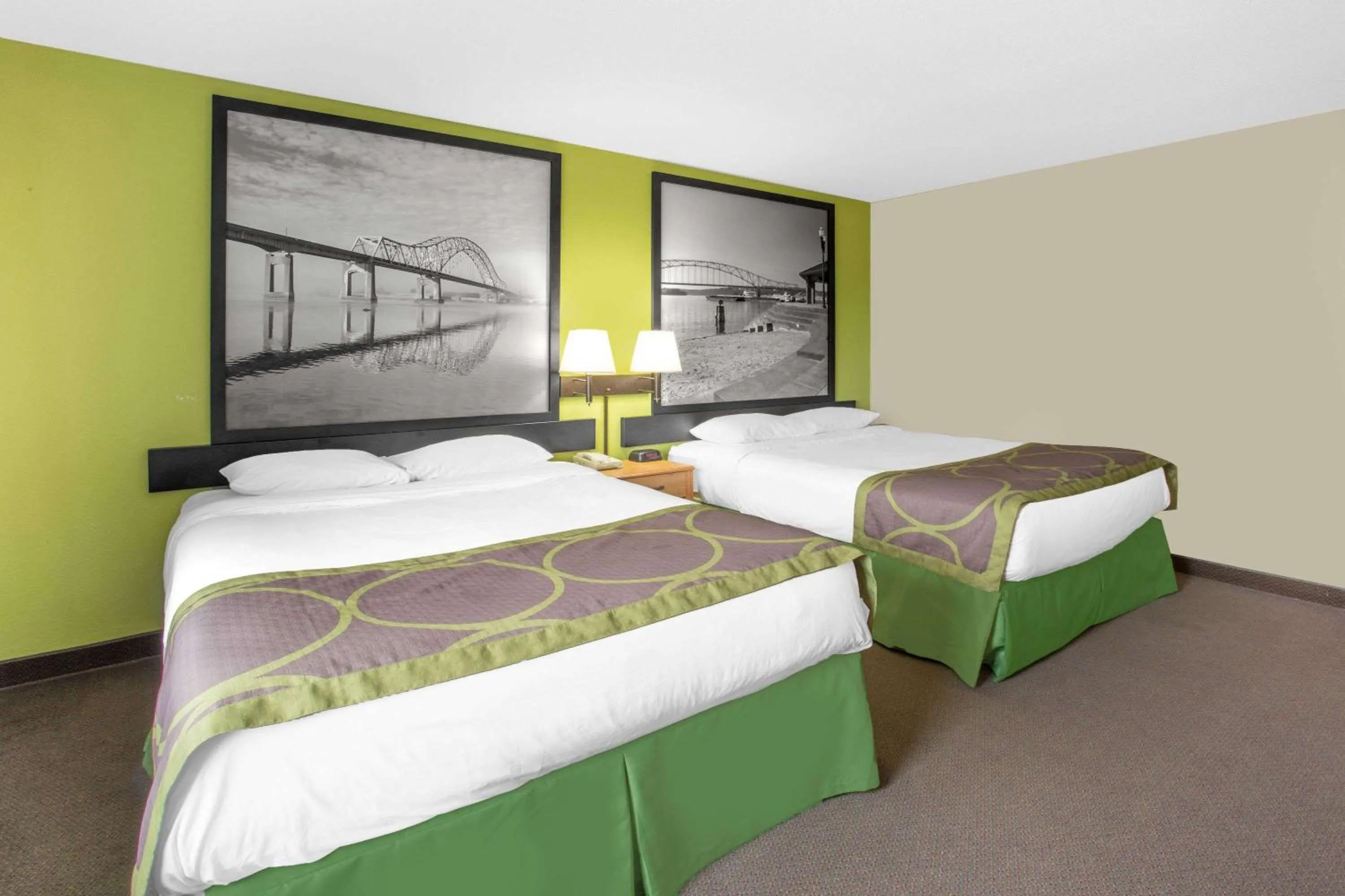 Queen Room with Two Queen Beds - Non-Smoking in Super 8 by Wyndham Davenport