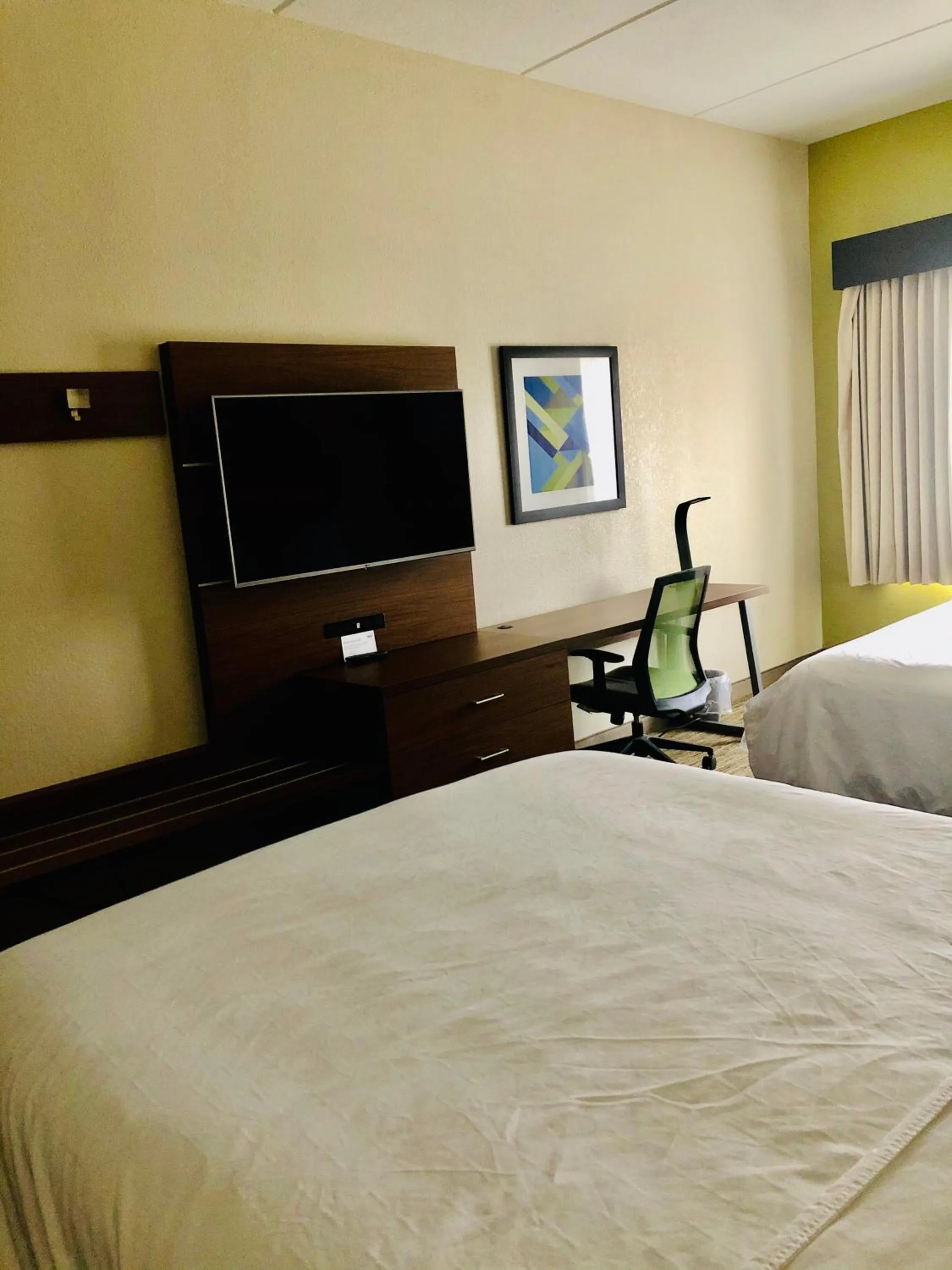 Standard Queen Room with Two Queen Beds in Holiday Inn Express & Suites Cedar Falls - Waterloo by IHG