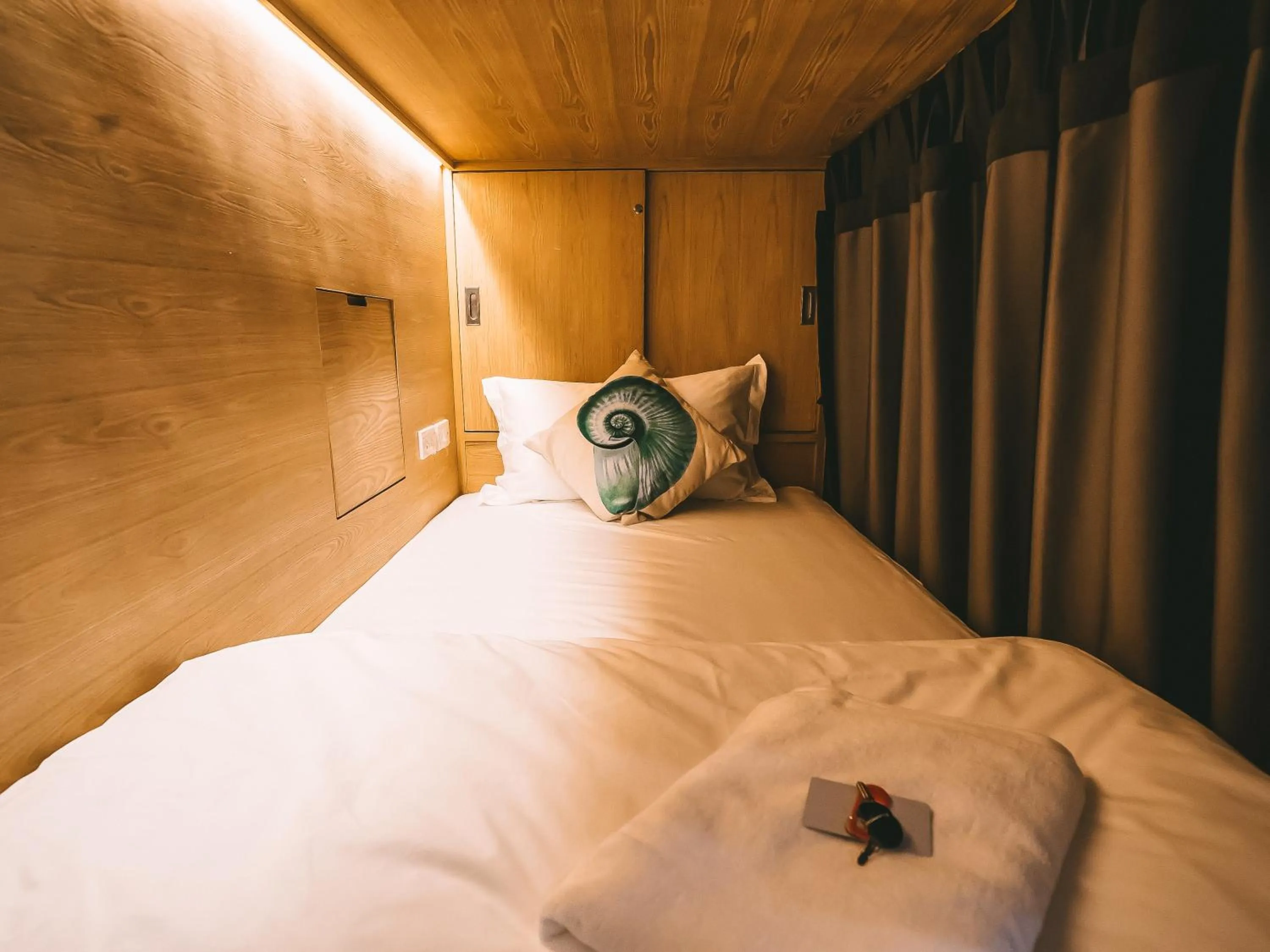 Bed in 4-Bed Female Dormitory Room with Shared Bathroom in THALAY Cha-am by THA