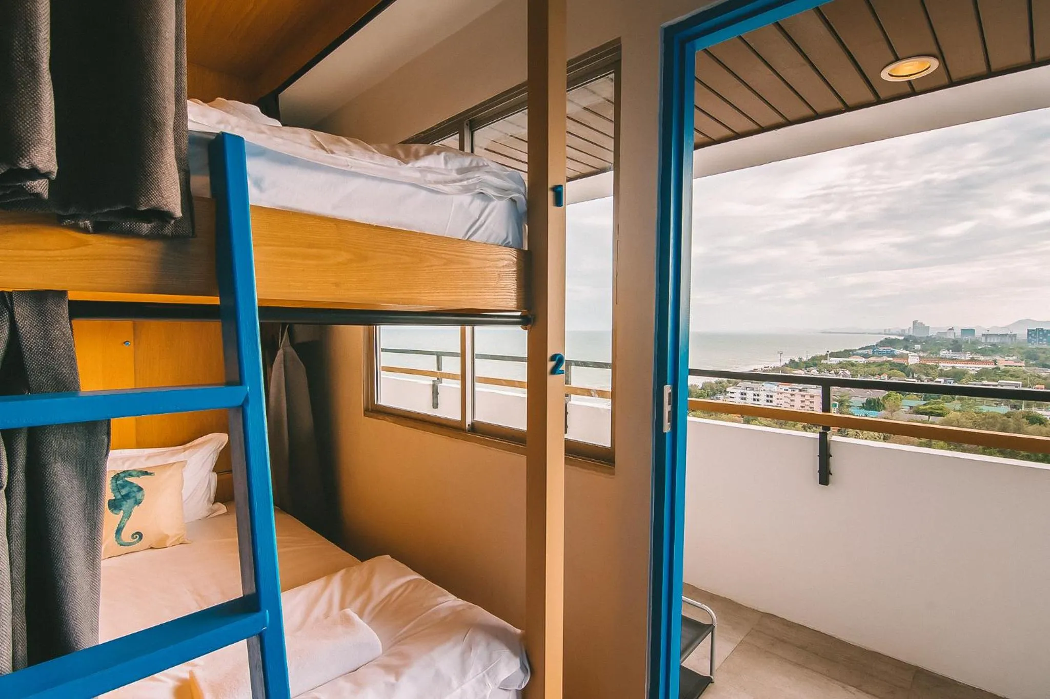 Bed in 6-Bed Female Dormitory Room with Shared Bathroom in THALAY Cha-am by THA