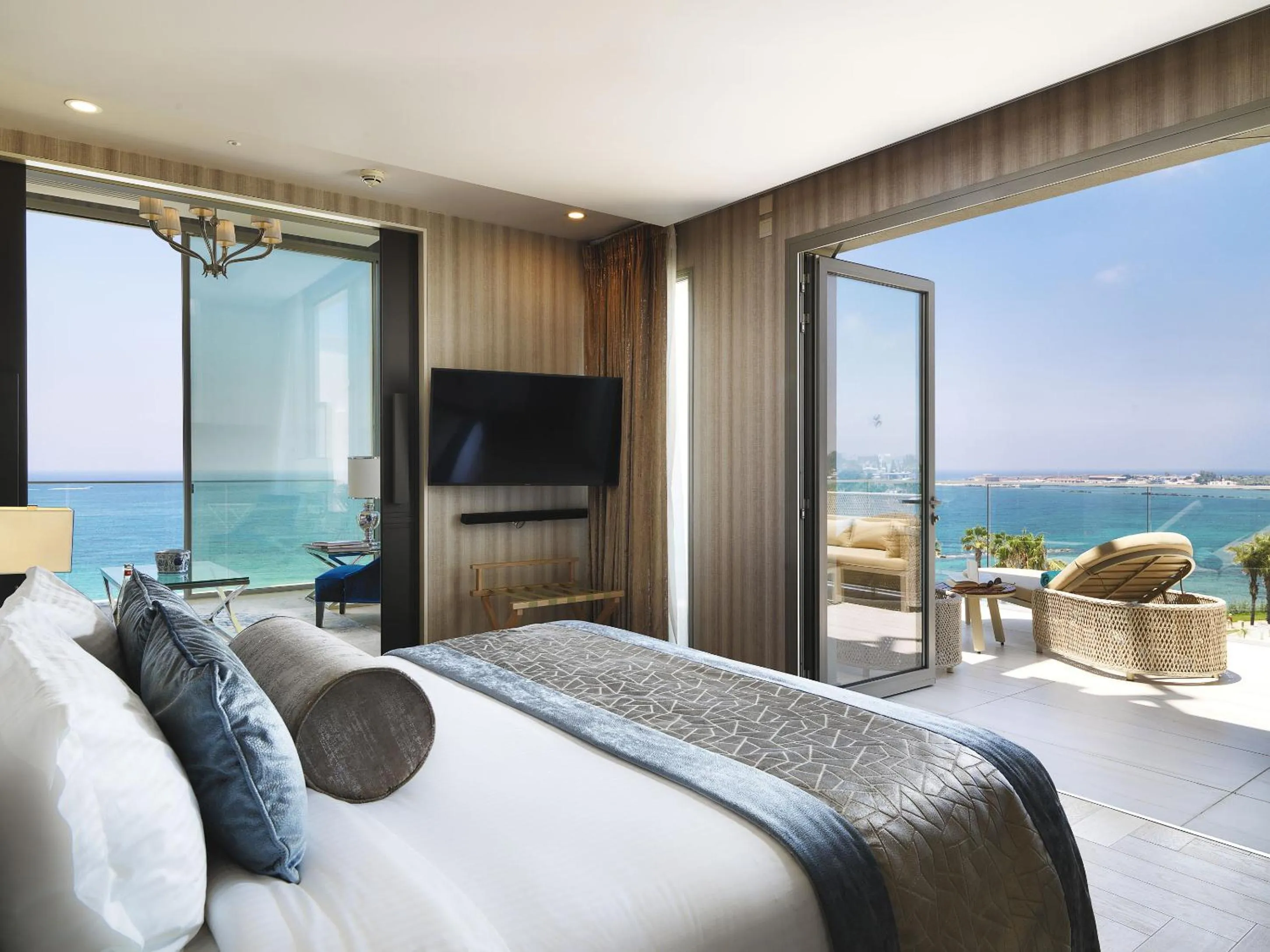 One-Bedroom Executive Suite  in Amavi, MadeForTwo Hotels - Paphos