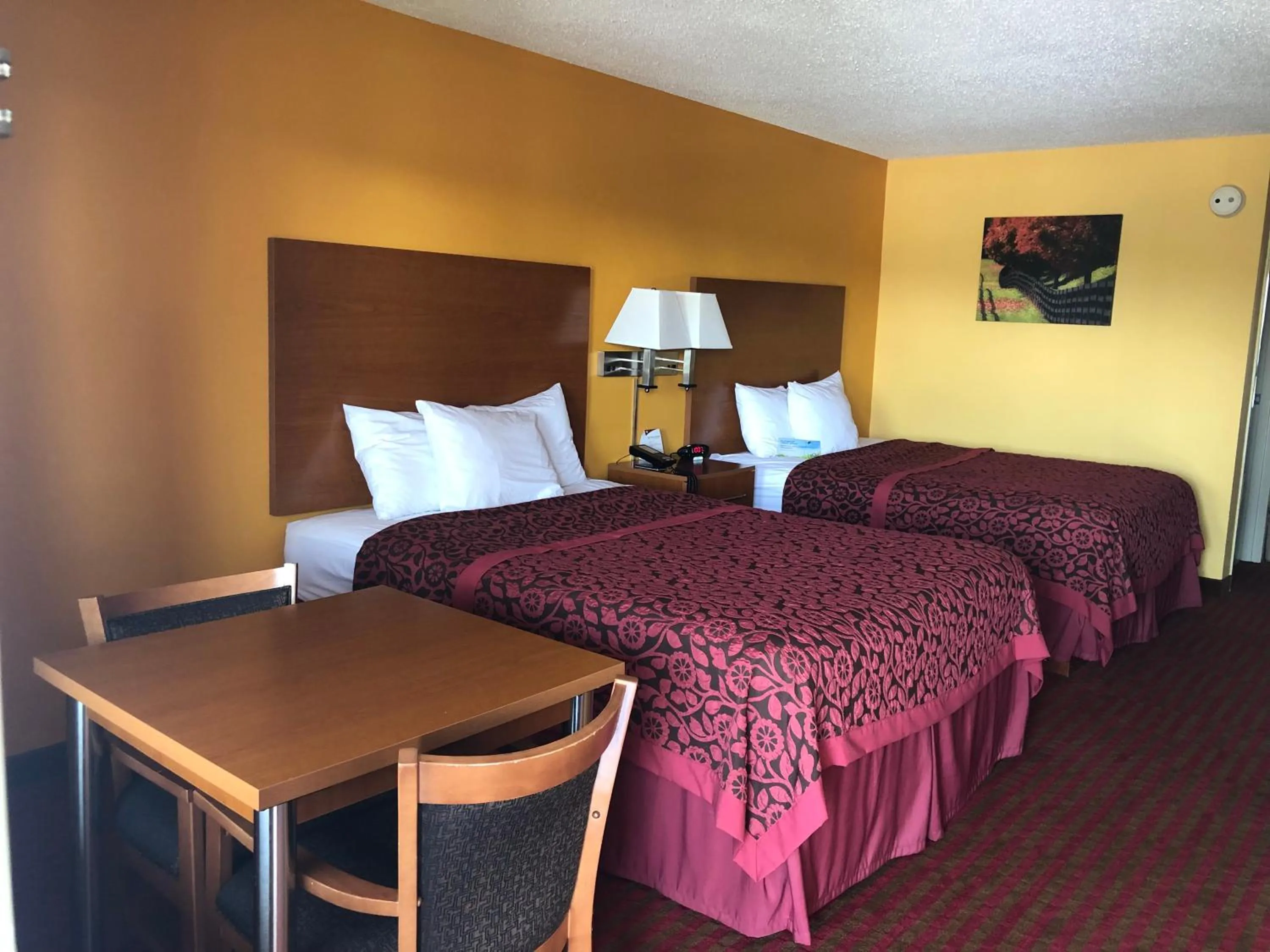 Queen Room with Two Queen Beds - Non-Smoking in Days Inn by Wyndham Franklin