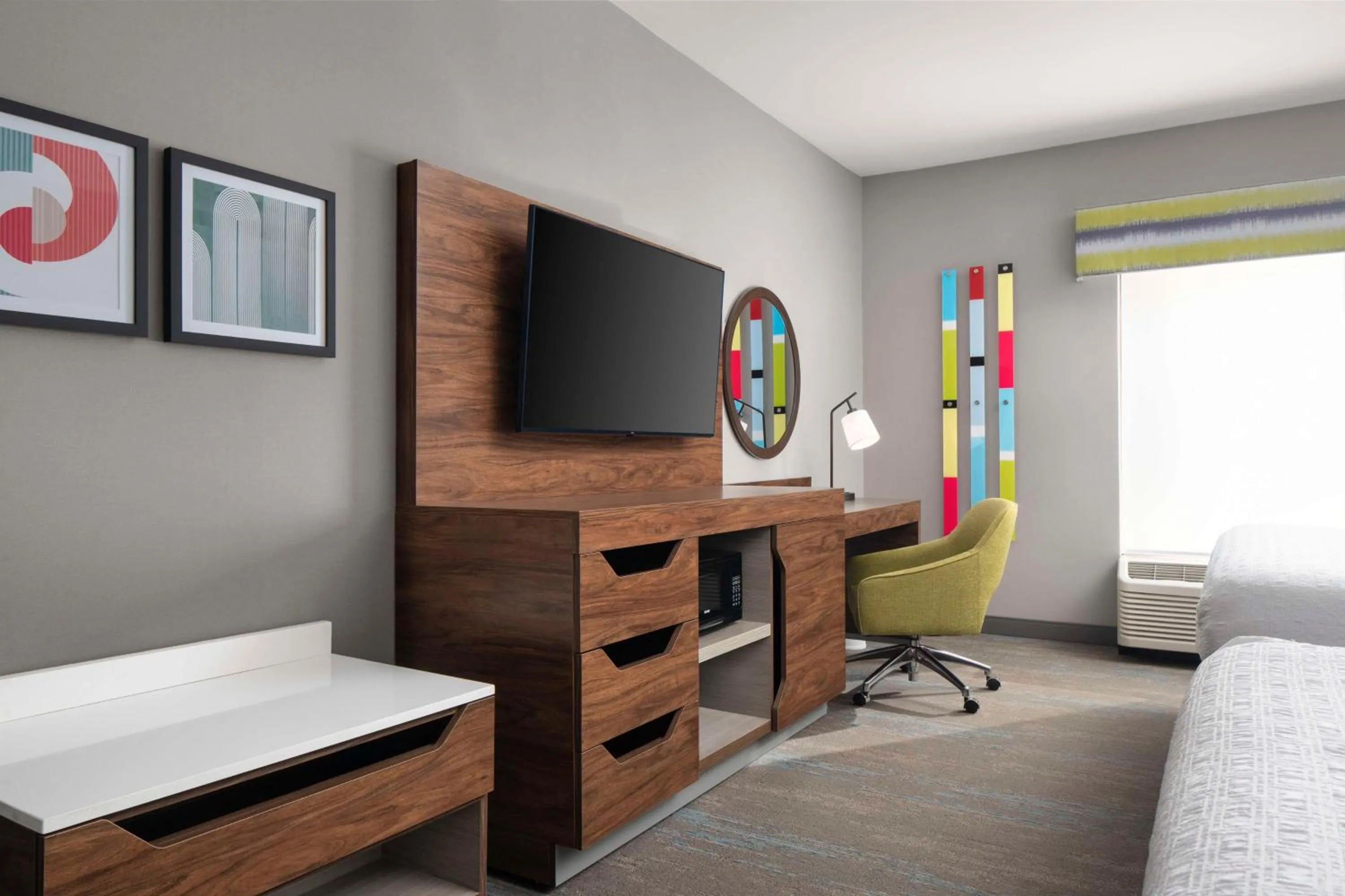 Queen Room with Two Queen Beds - Mobility Access/Non-Smoking in Hampton Inn Chicopee - Springfield