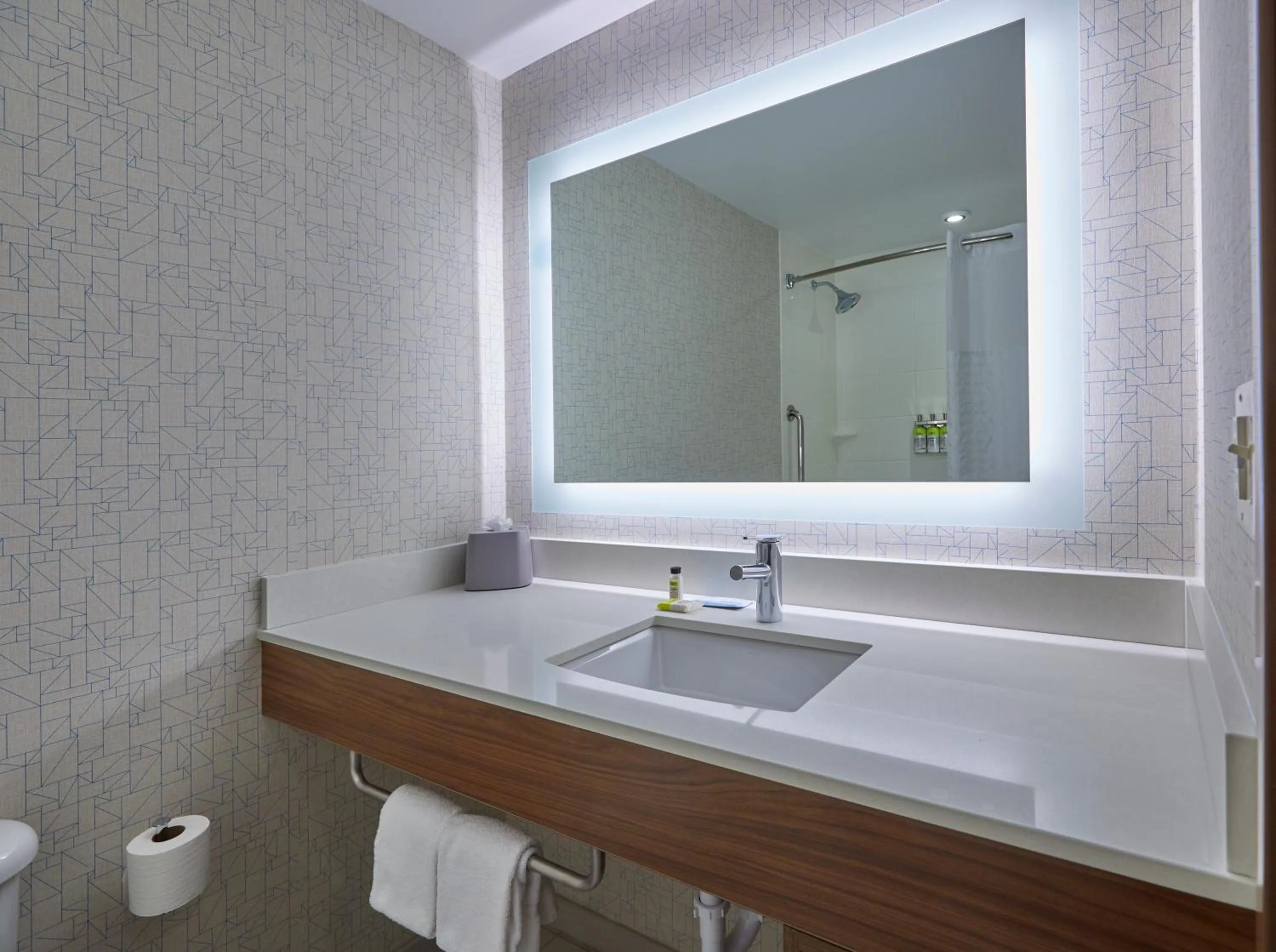 King Room - Hearing Accessible in Holiday Inn Express : Eugene - Springfield by IHG