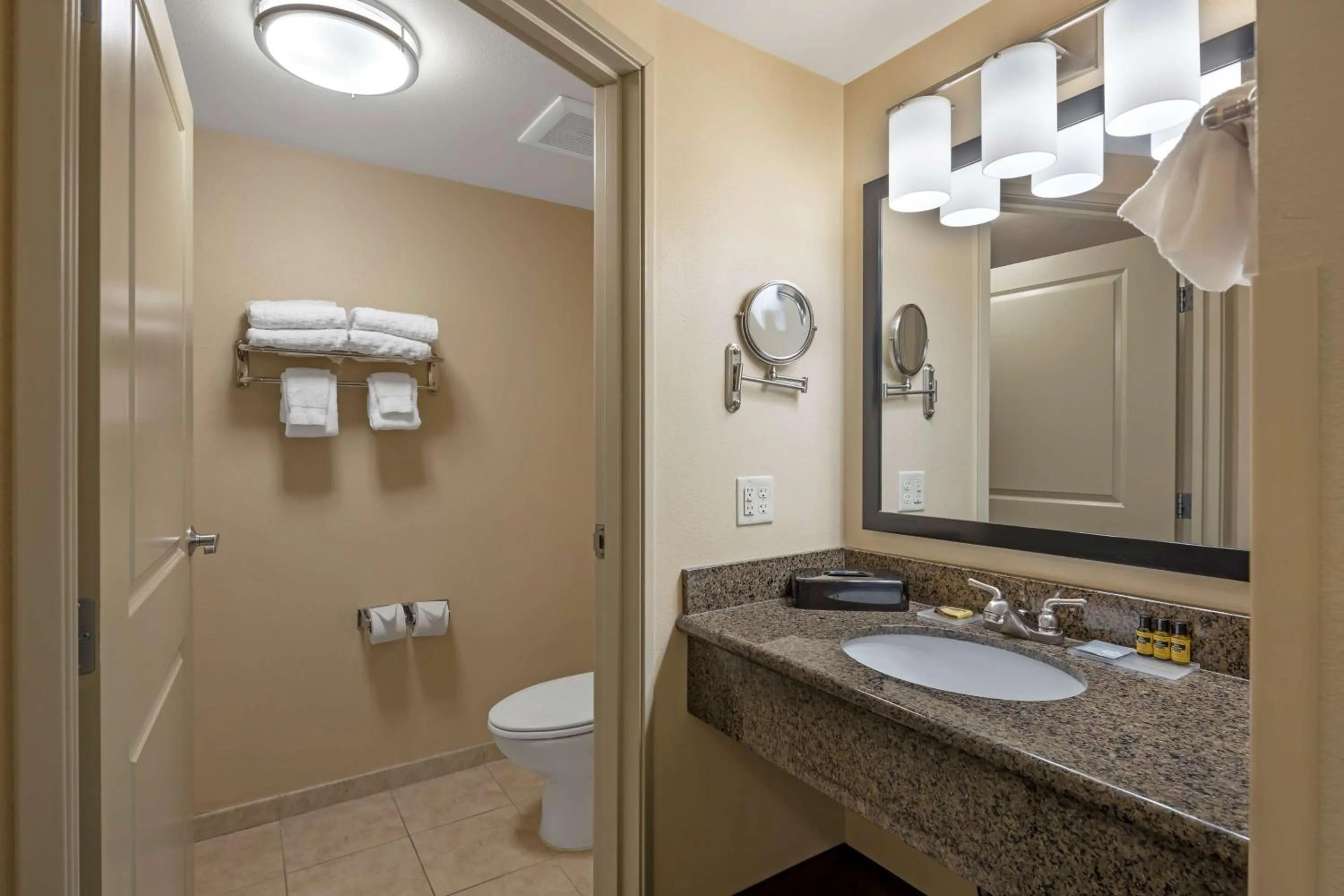 Queen Room with Two Queen Beds - Non-Smoking in Best Western Plus Chena River Lodge