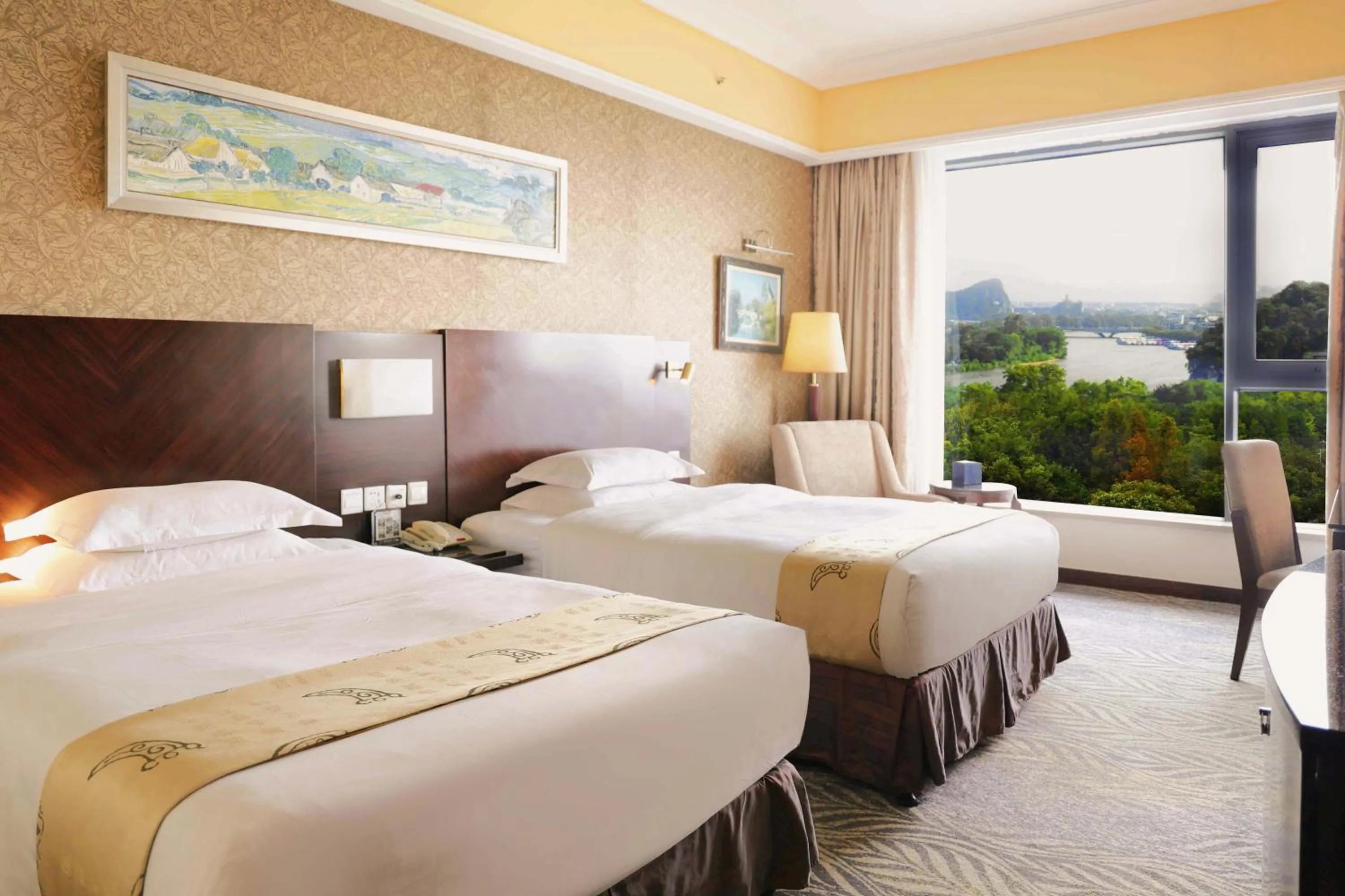 Twin Room with Lake View in Lijiang Waterfall Hotel Guilin