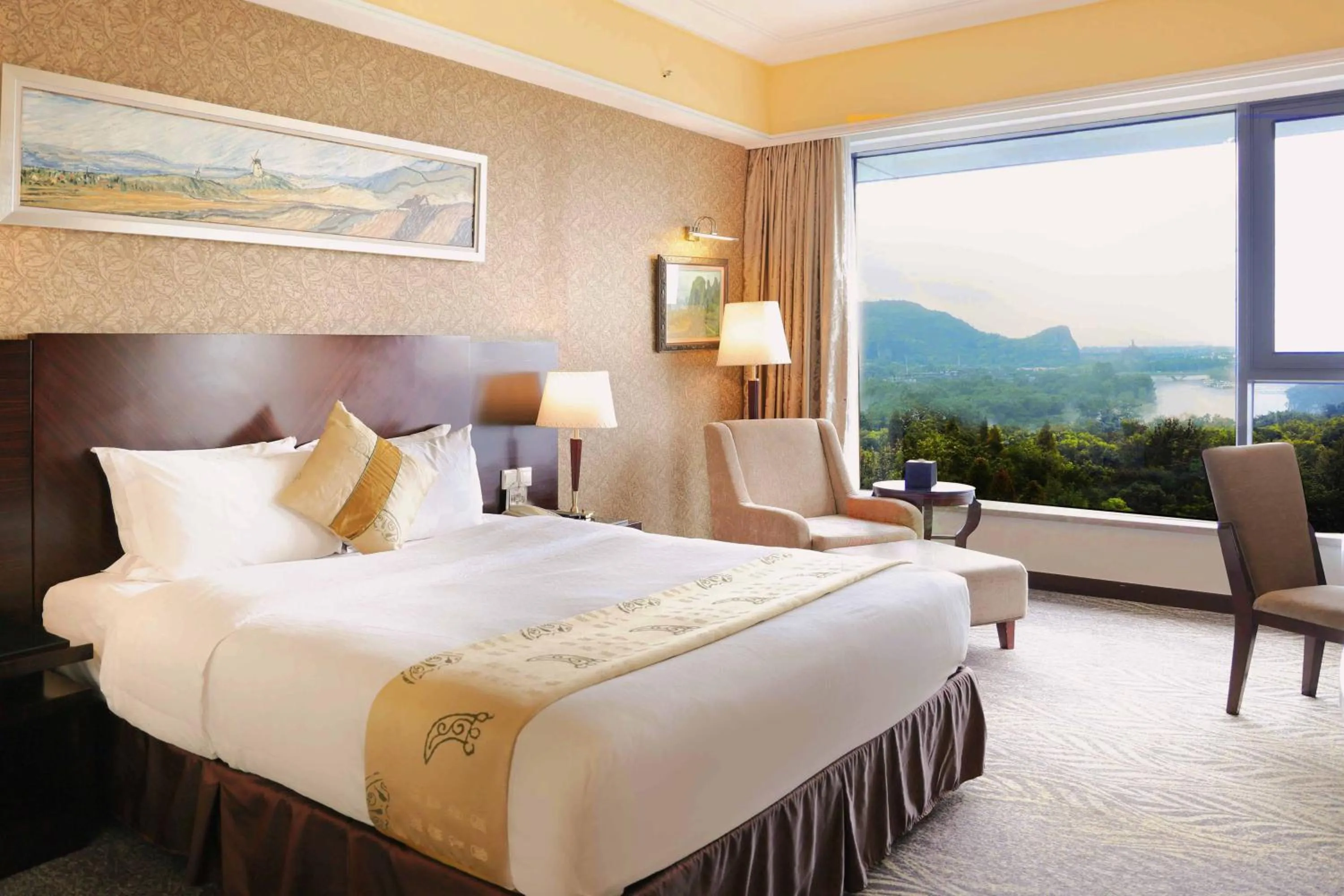 Double Room with Lake View in Lijiang Waterfall Hotel Guilin