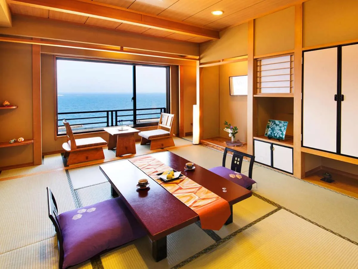 Japanese-Style Room with Ocean View in Ryugu Hotel