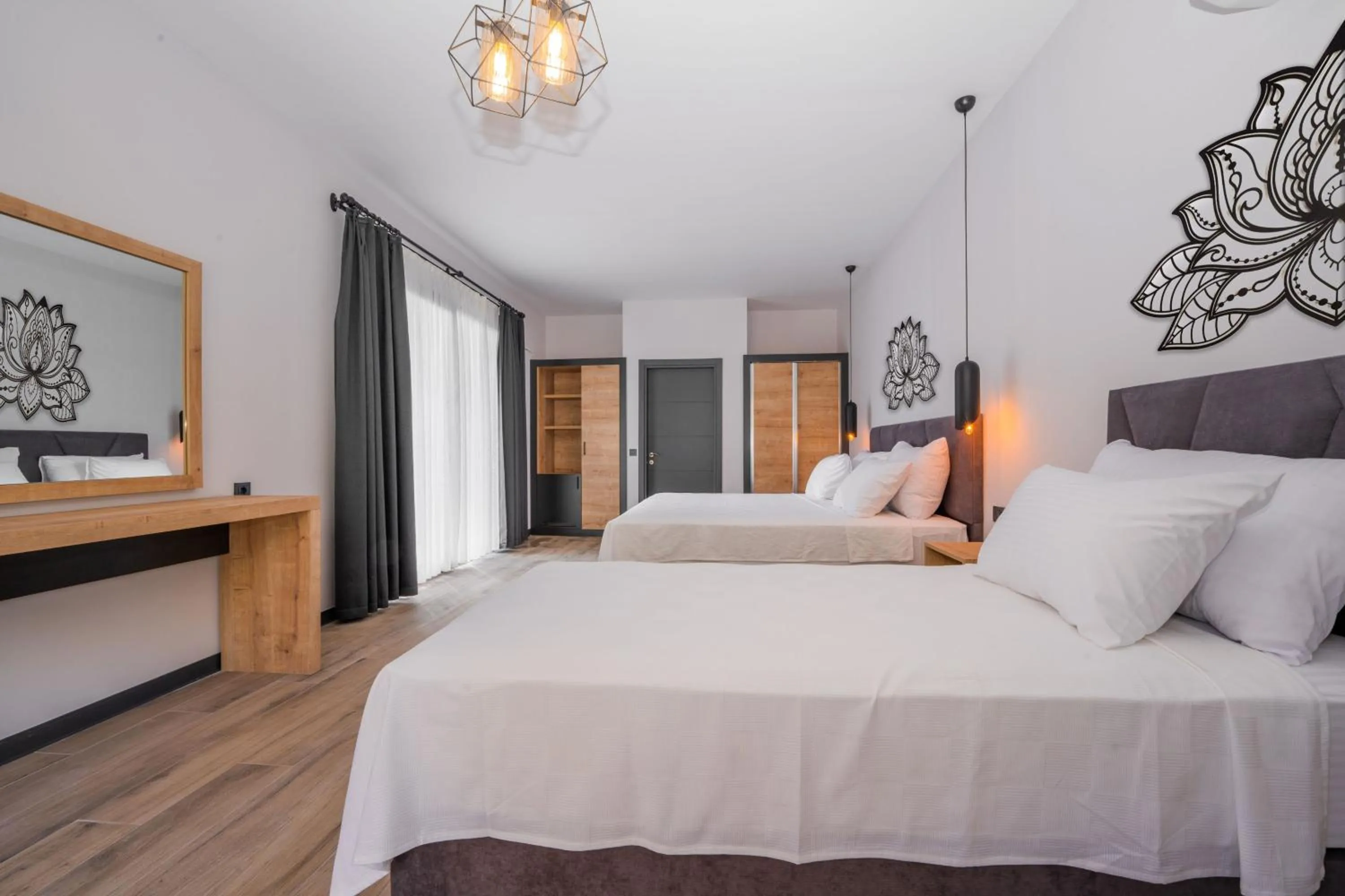 CAROB SUITES in Sea Valley Lodge