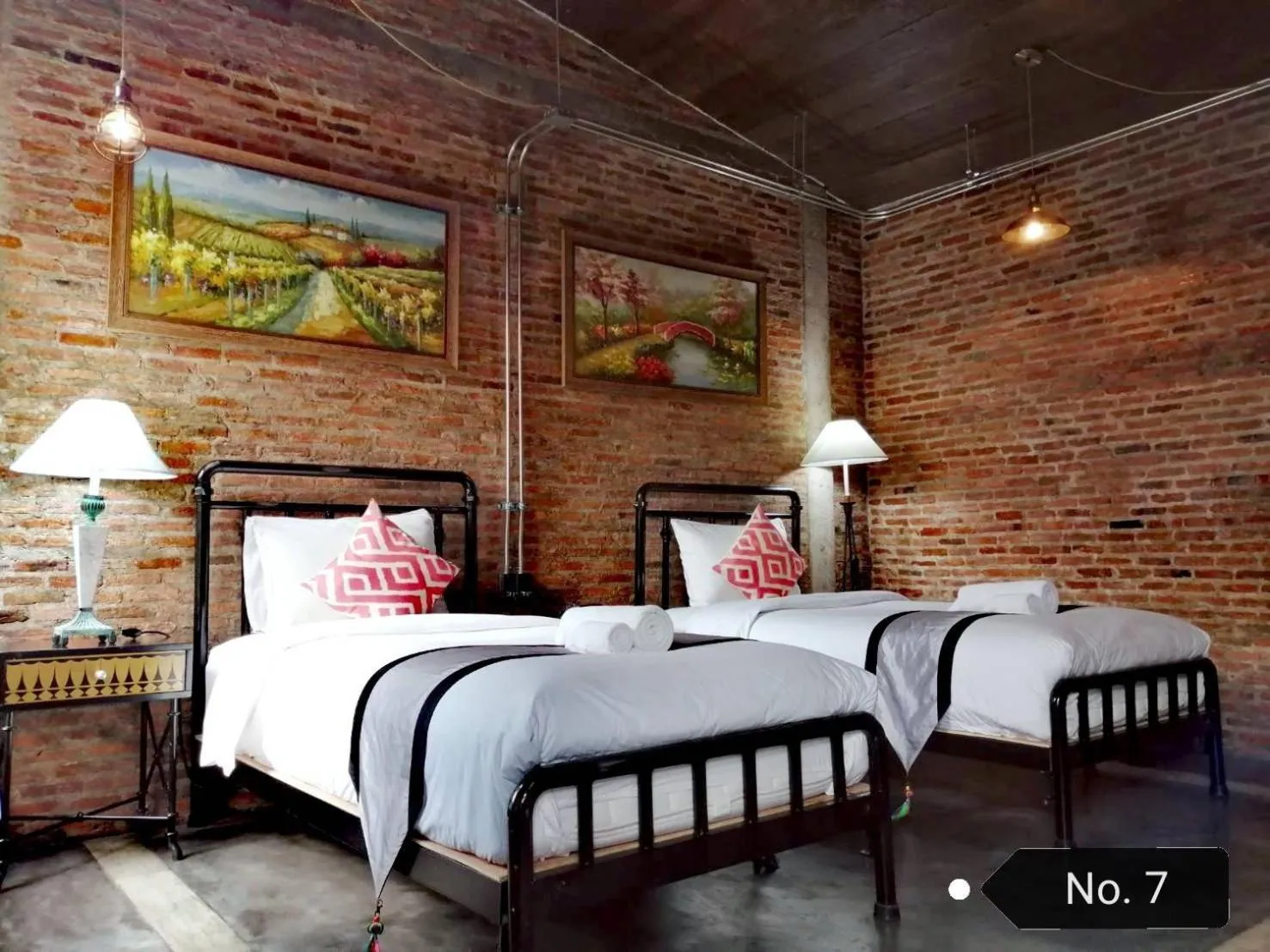 Superior Twin Room in PX122 DBEST HOTEL