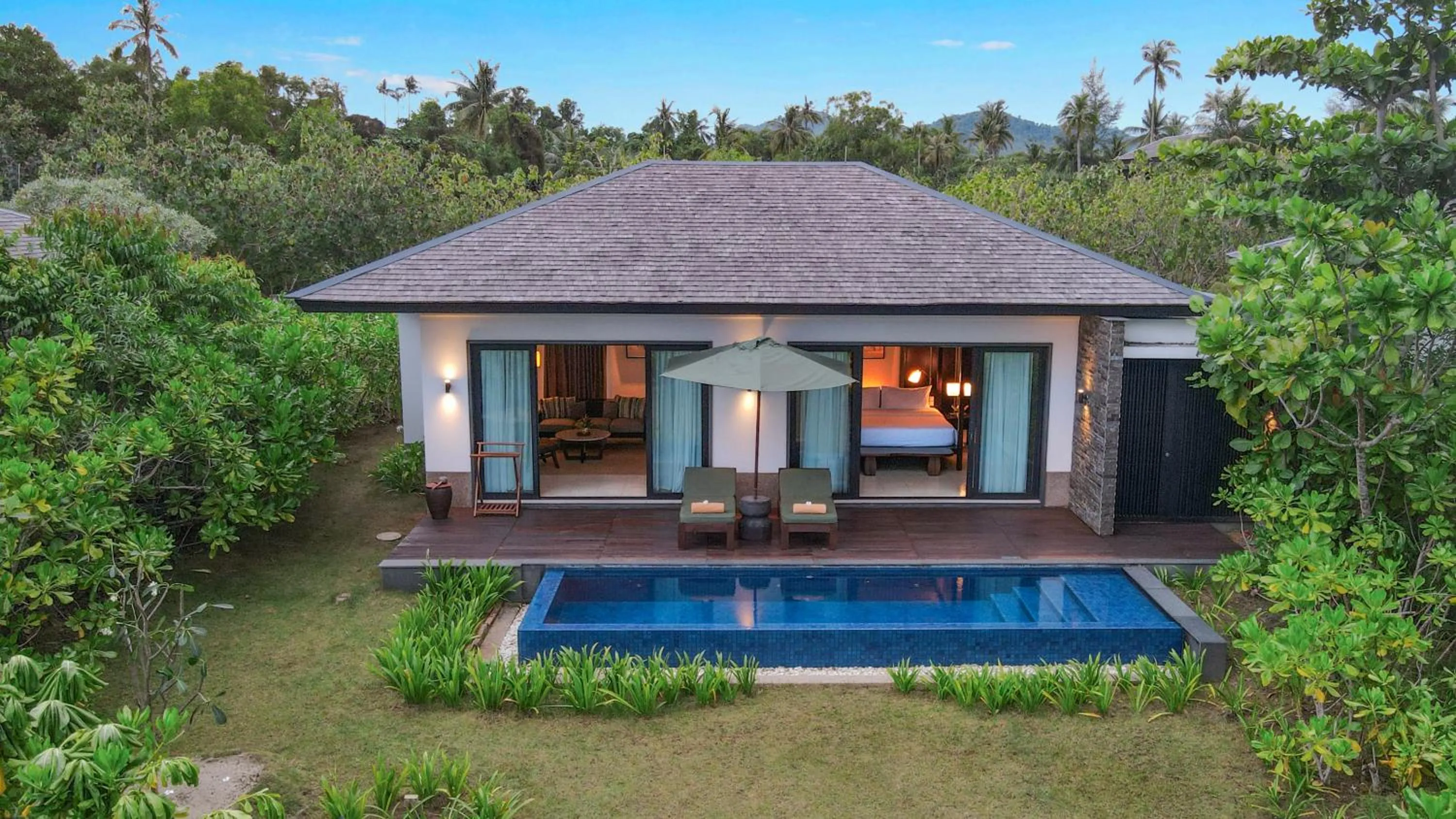 One Bedroom Deluxe Beachfront Villa in The Residence Bintan