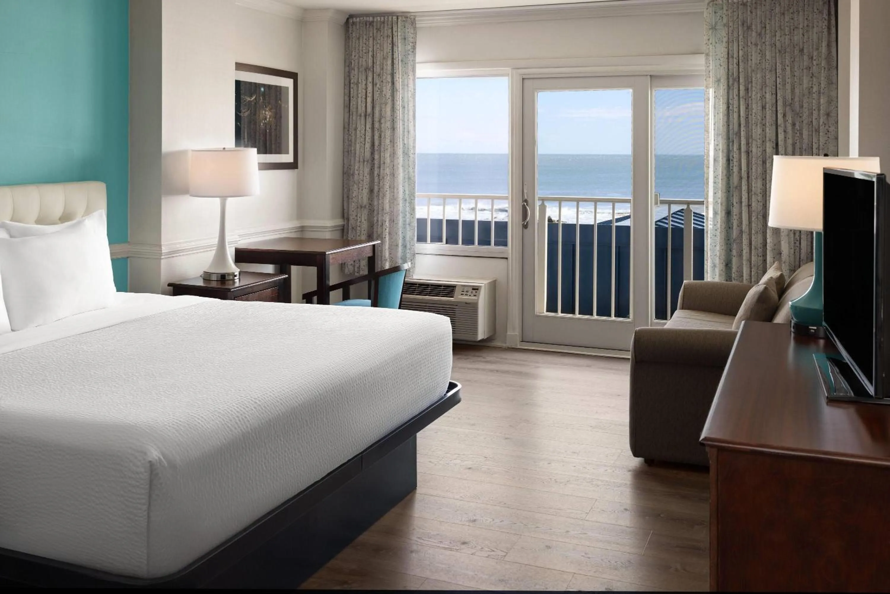 King Room - Non-Smoking in Howard Johnson Plaza by Wyndham Ocean City Oceanfront