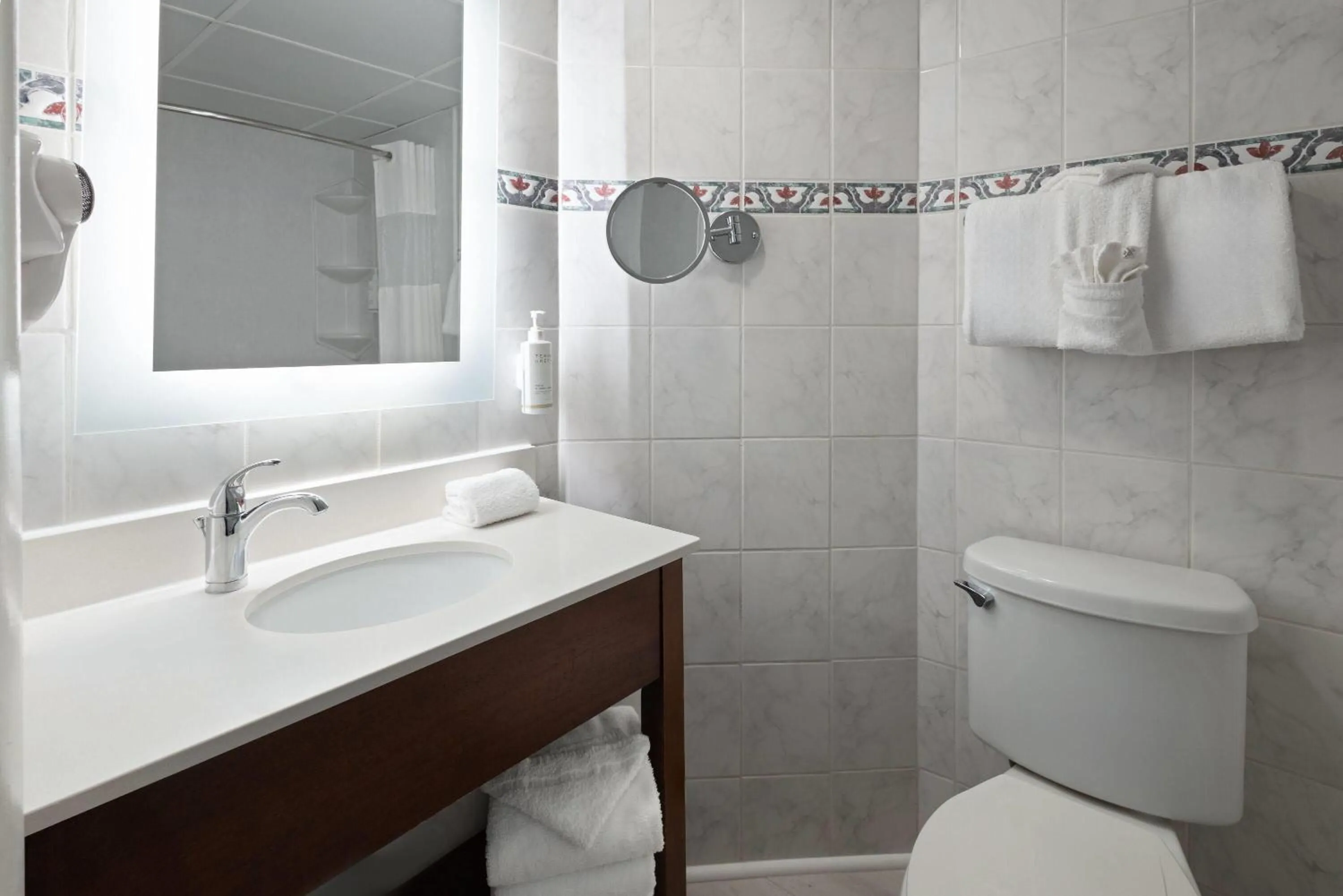 Oceanfront Room with King Bed - Non Smoking in Howard Johnson Plaza by Wyndham Ocean City Oceanfront