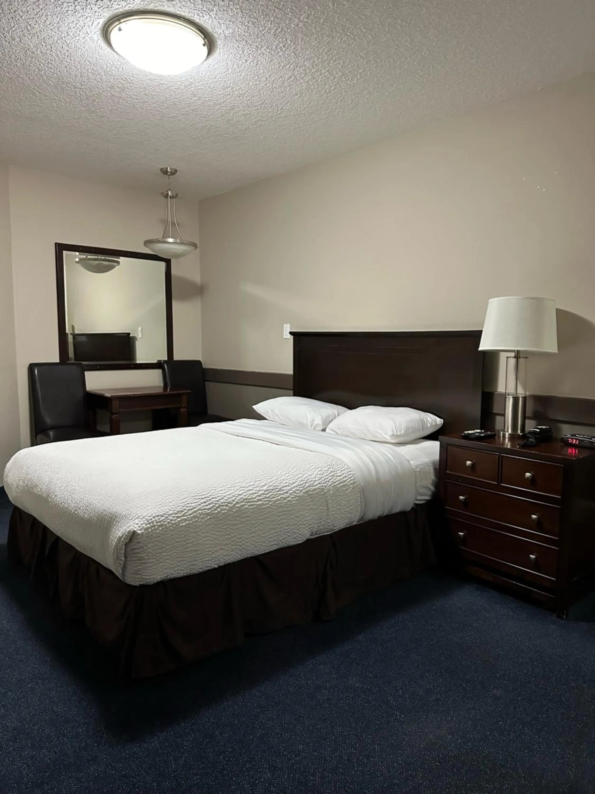 Queen Room - Non-Smoking in Travelodge by Wyndham Wetaskiwin