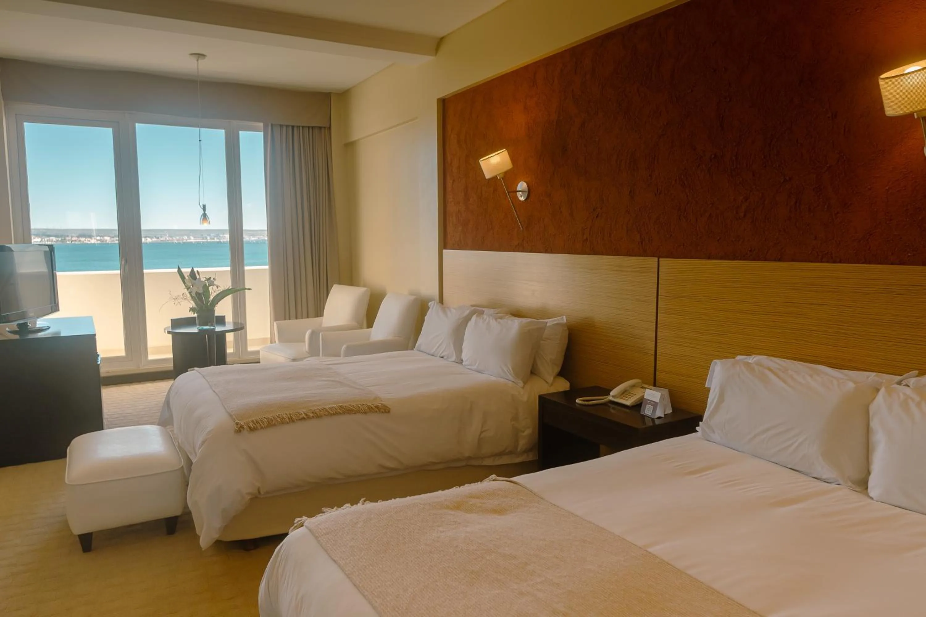 Twin Room - single occupancy in Rayentray Grand Hotel