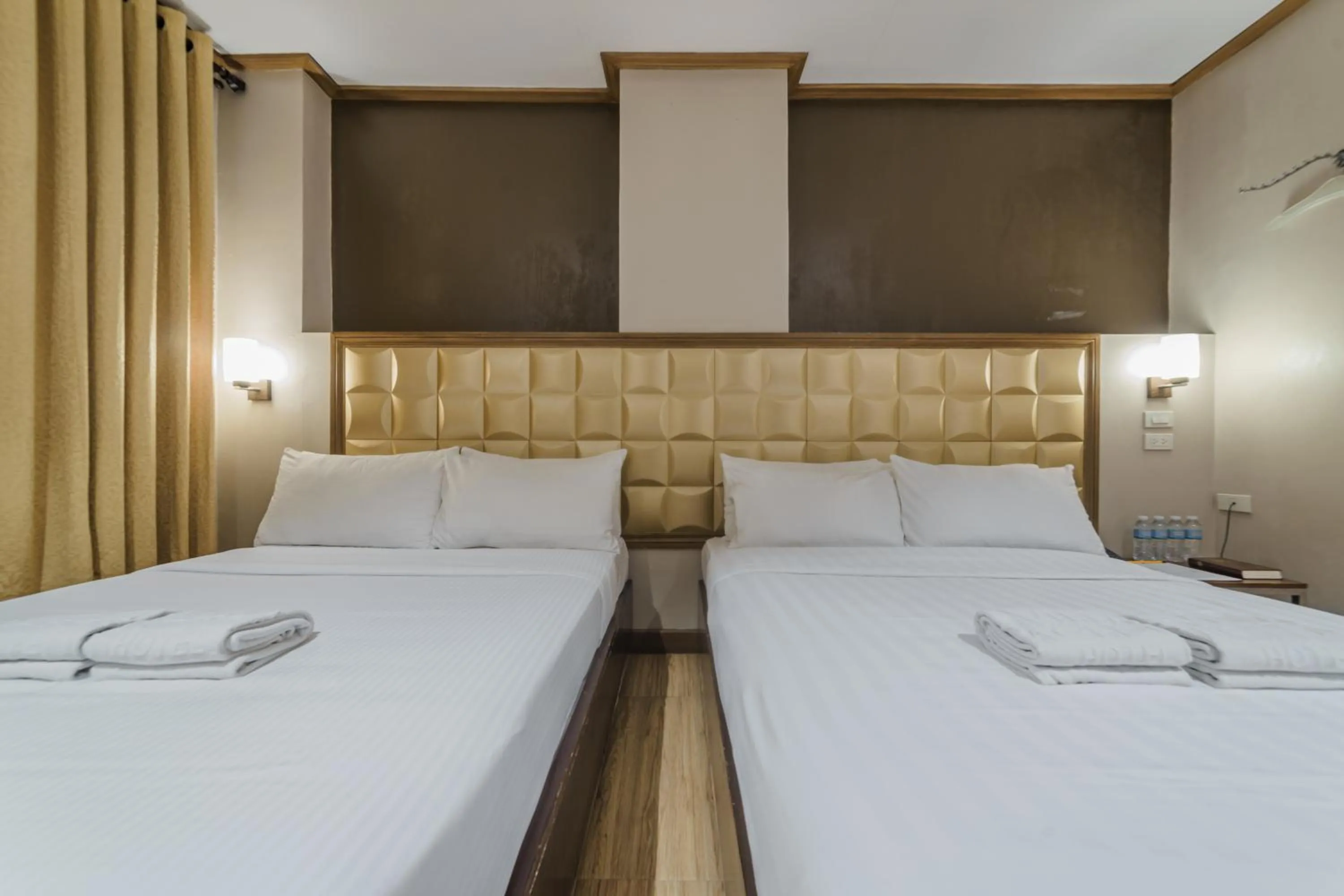 Family Room in Robertson Hotel