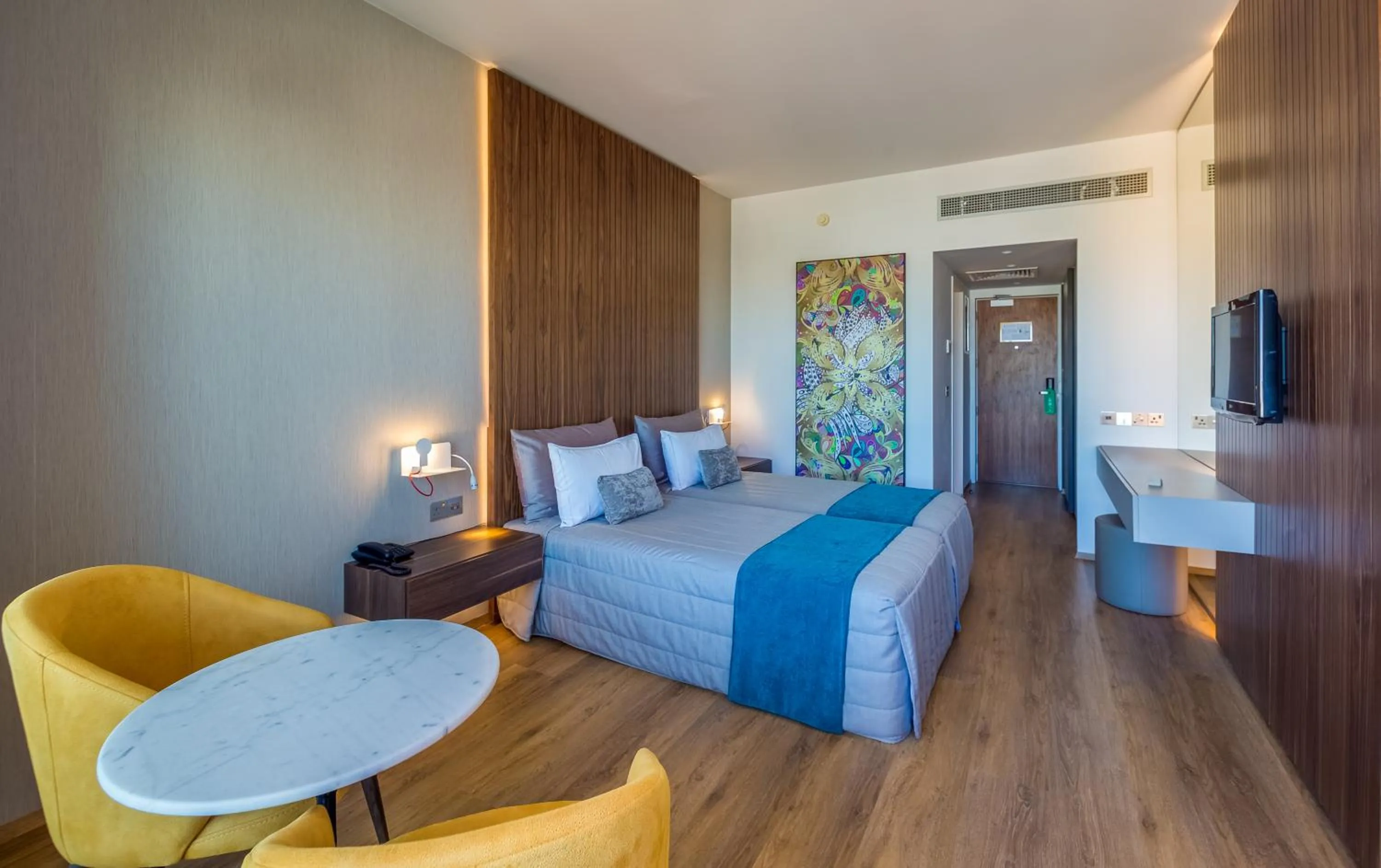 Twin Room with Partial Sea View in Sun Hall Hotel