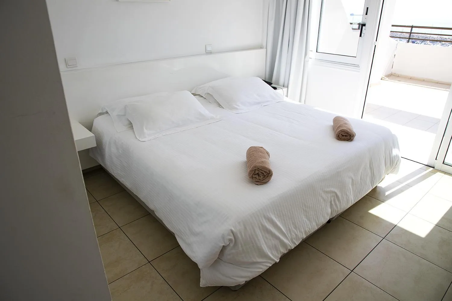 One-Bedroom Apartment with Terrace - Alasia in Sun Hall Beach Hotel Apartments
