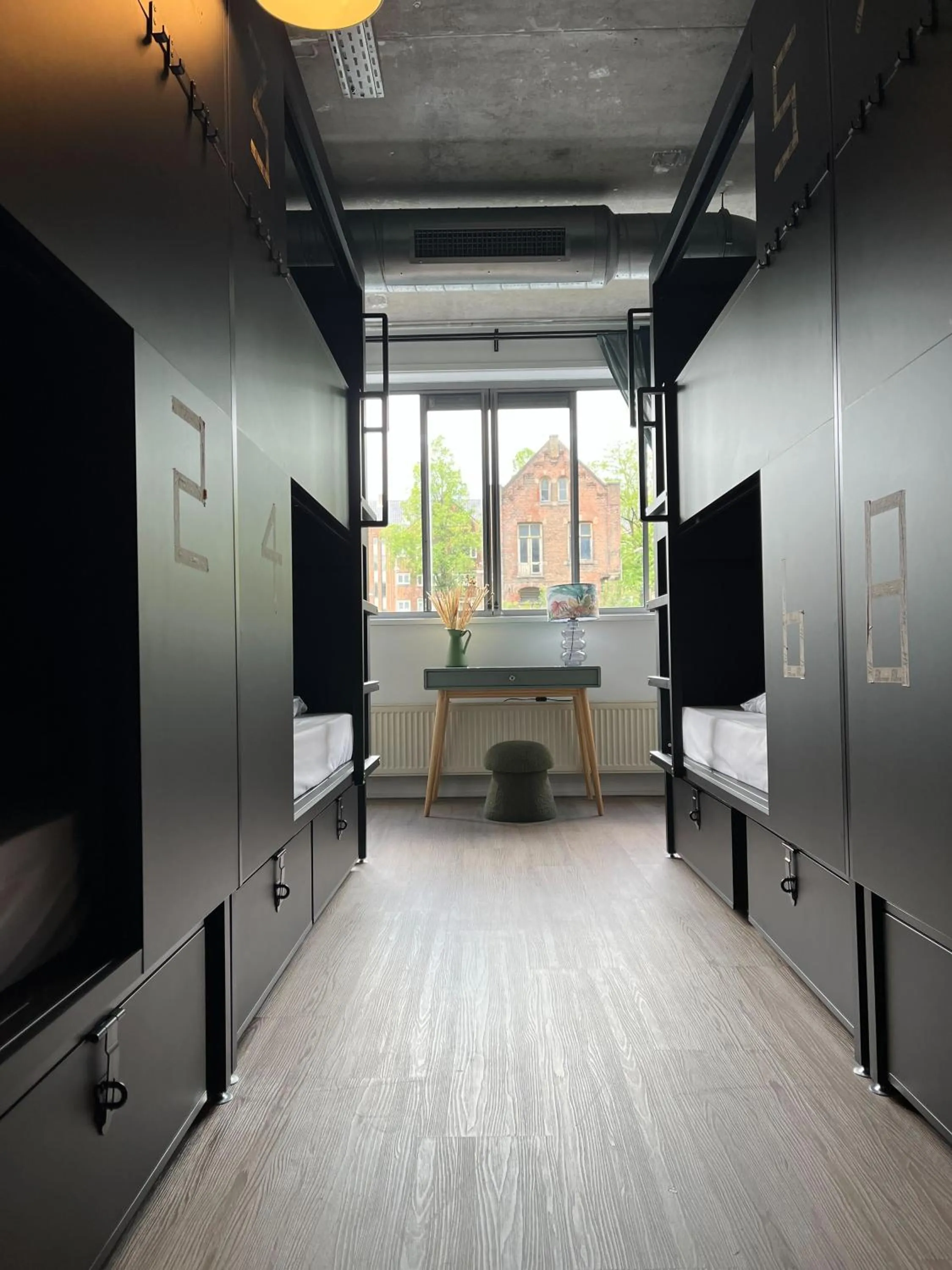 Bed in 8-Bed Backpacker dorm in ClinkMama