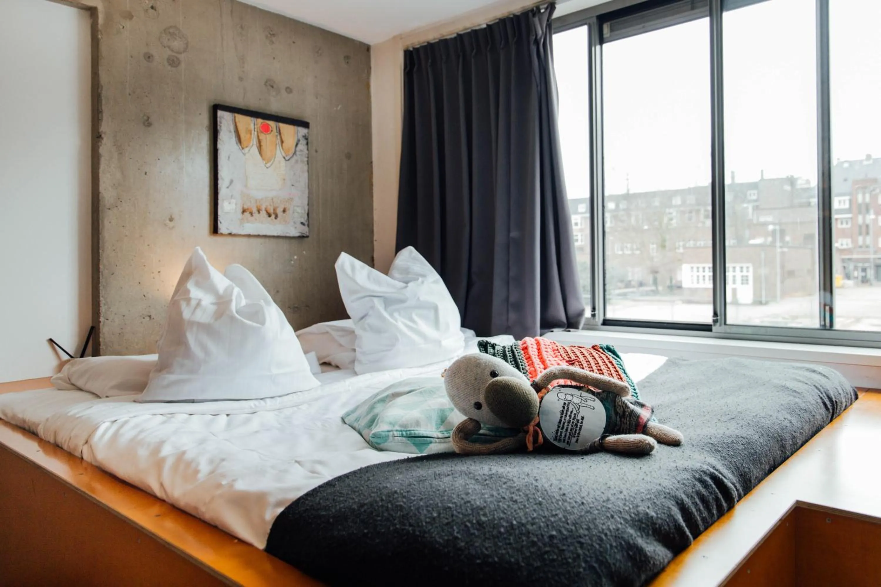 Deluxe Double En-Suite Room with Canal View in ClinkMama