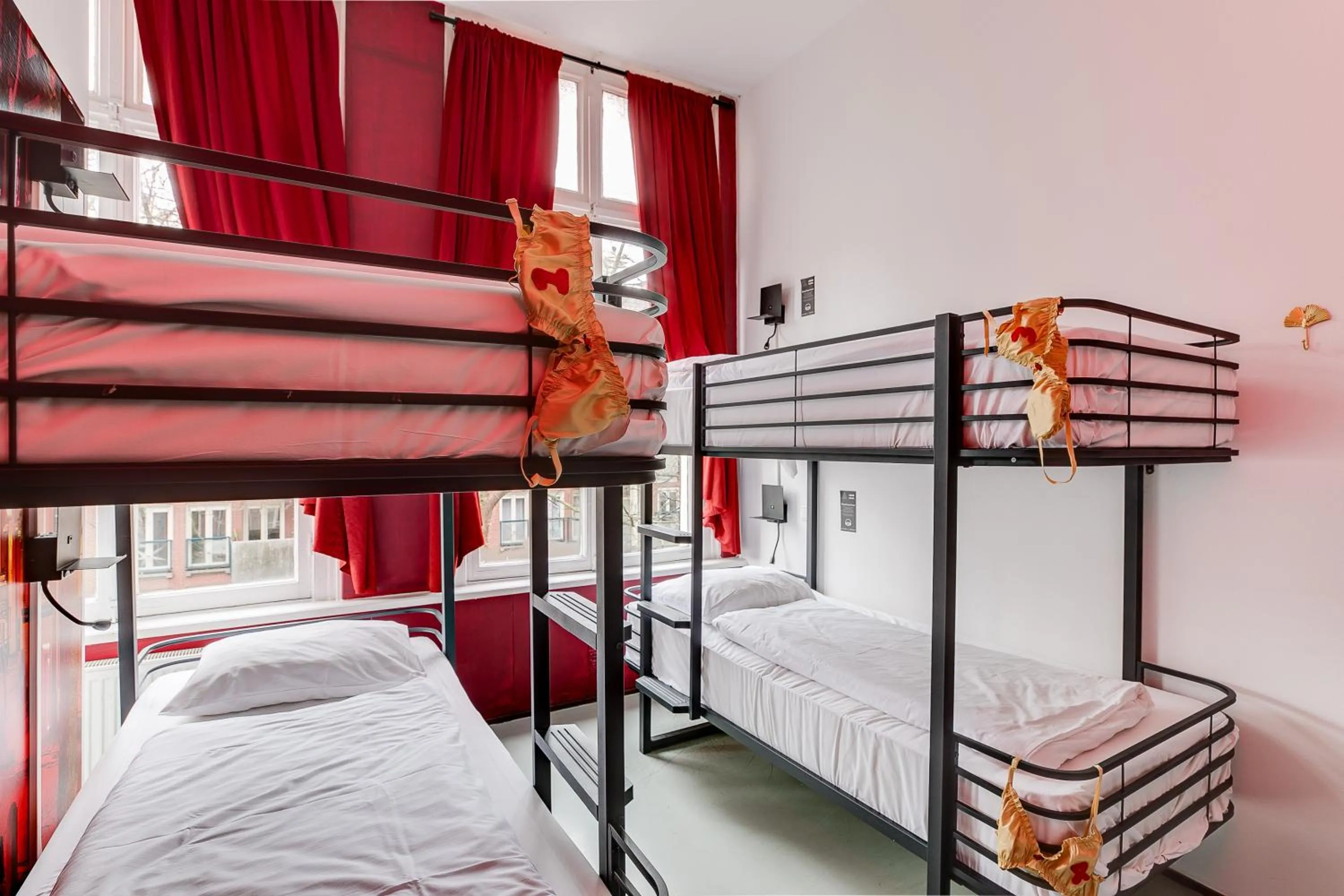 Bed in 6-Bed Mixed Dormitory Room in ClinkCoco