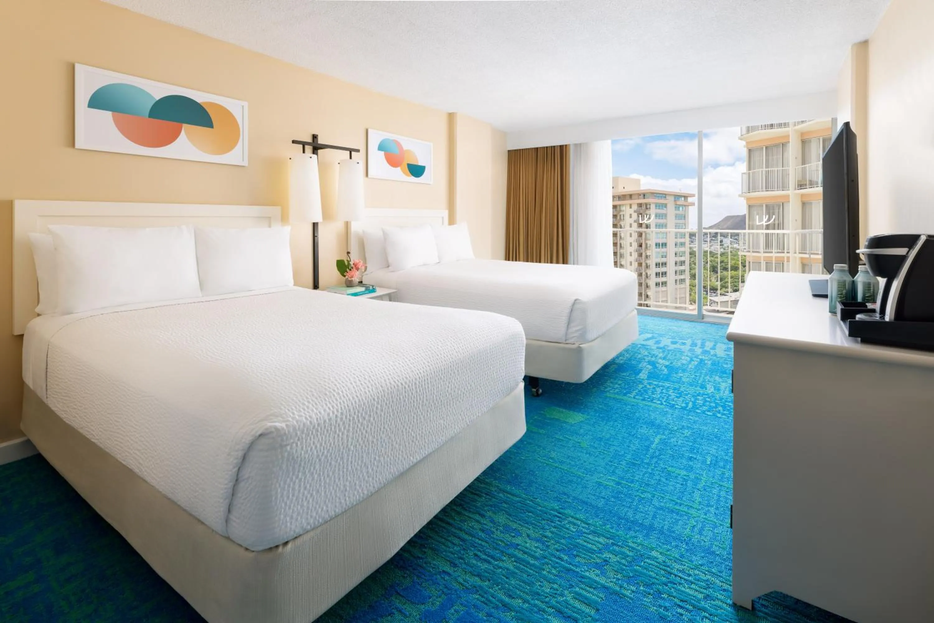 Double Room with Partial Ocean View in The Twin Fin Hotel