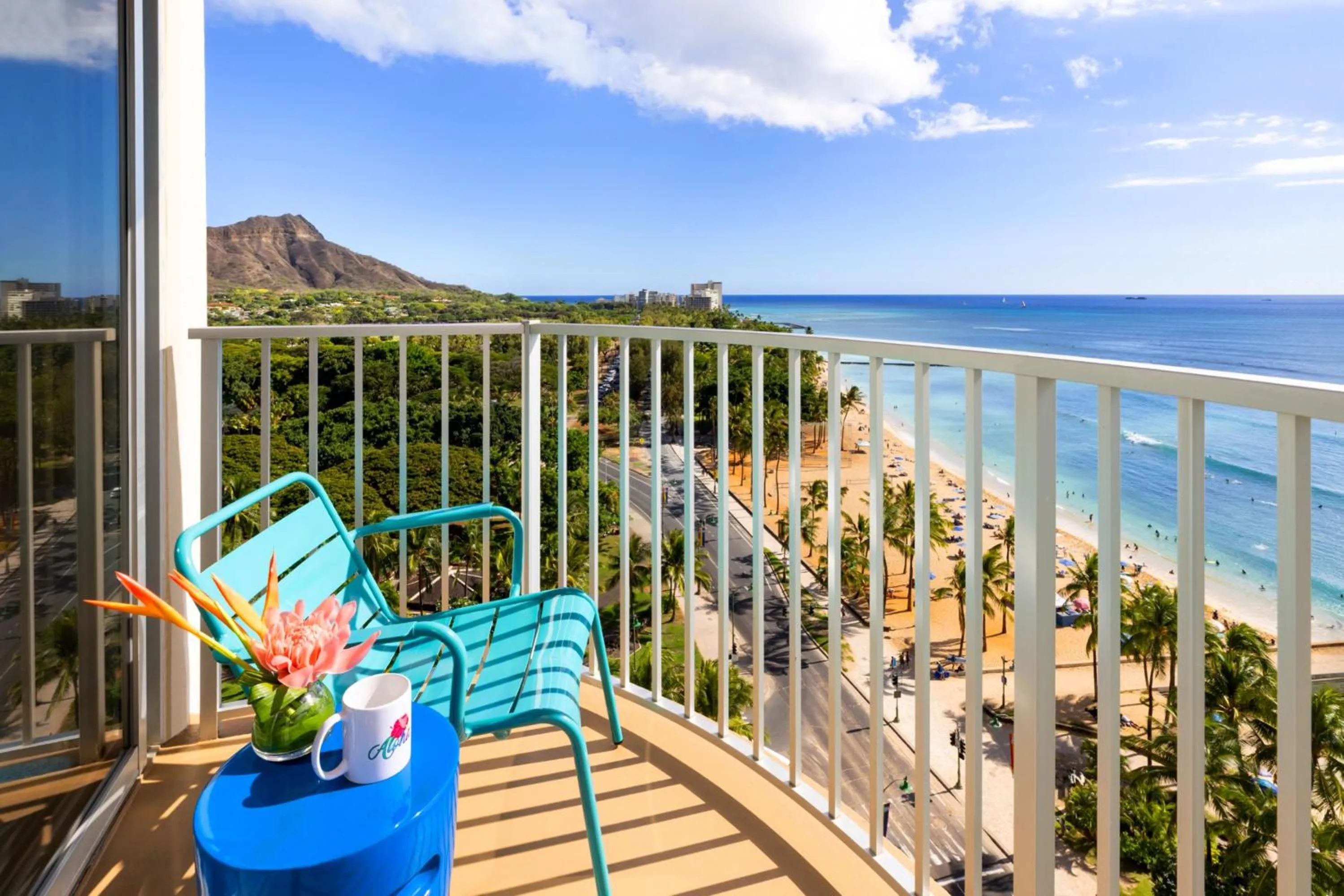 Premier Oceanfront King in The Twin Fin Hotel