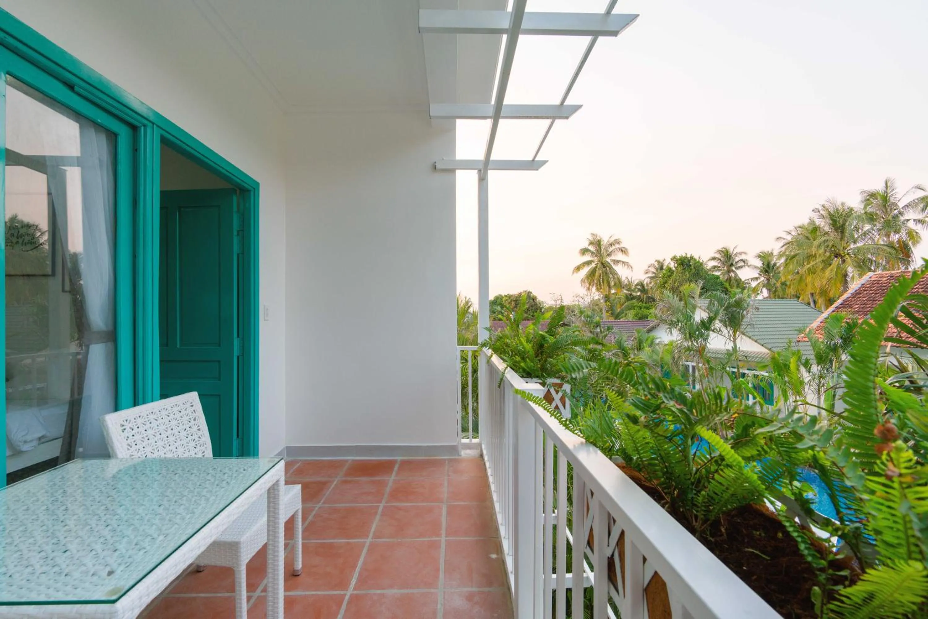 Double Room with Balcony in Philip Bungalow