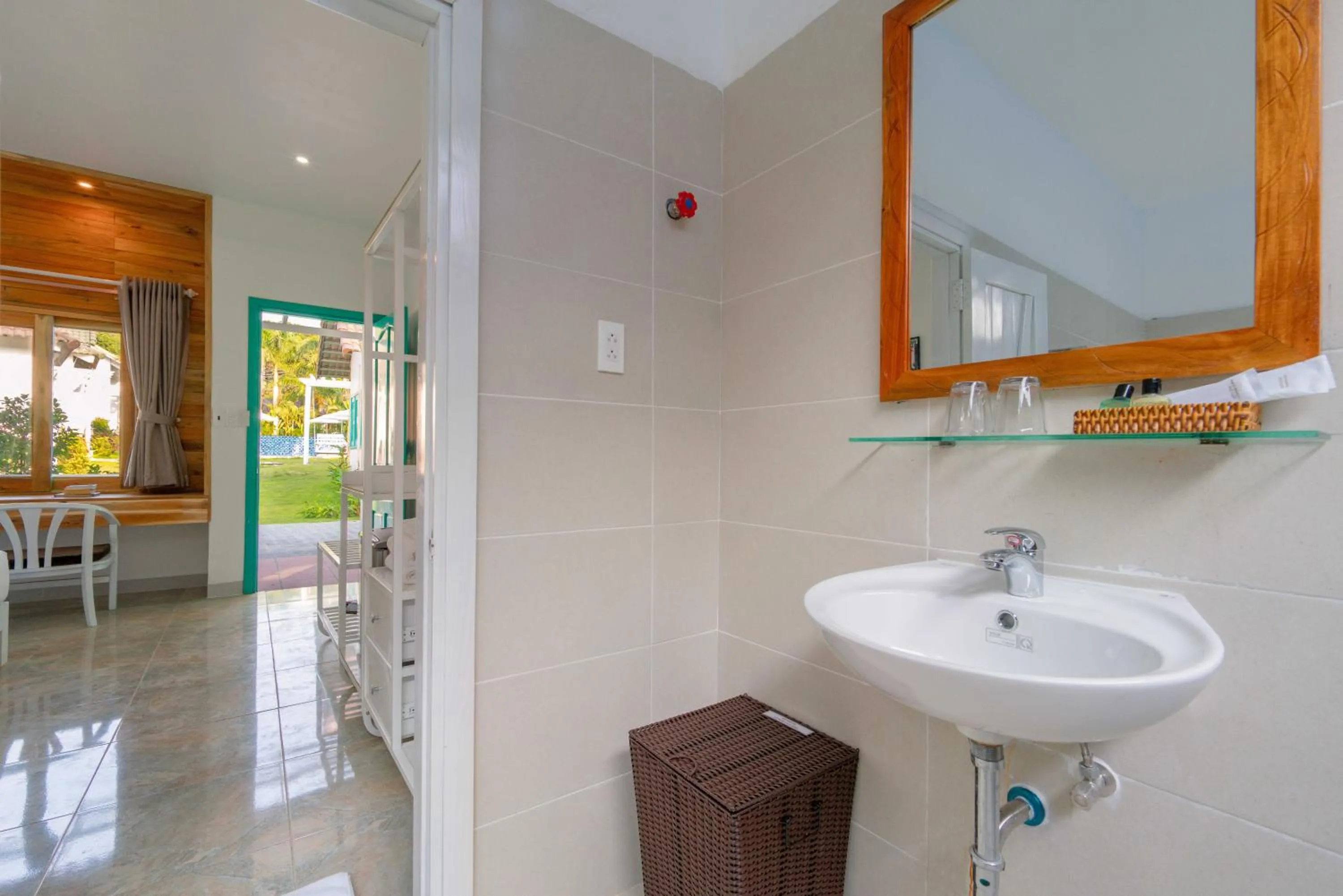 Standard Double Room in Philip Bungalow