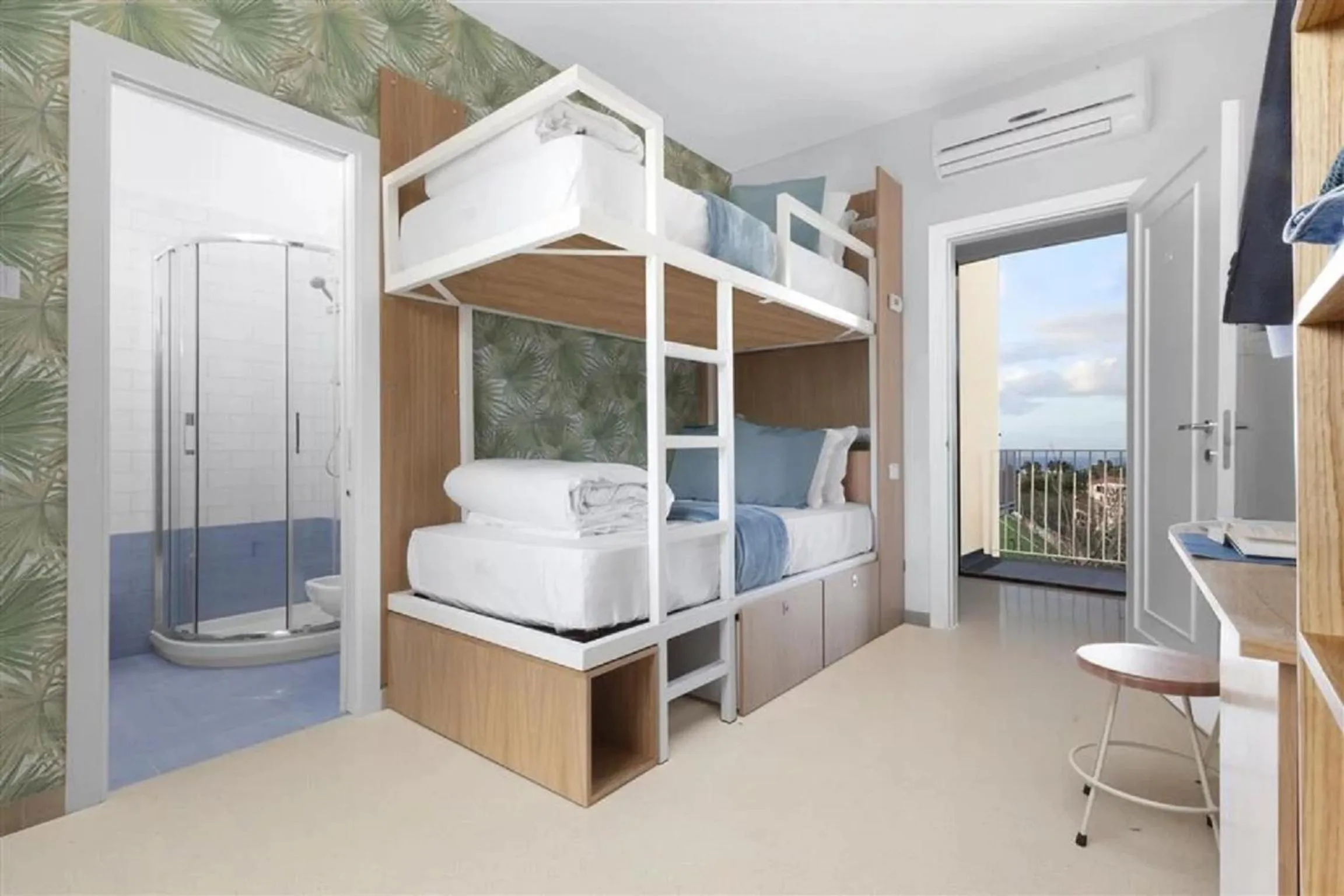 Economy Twin Room in Unconventional Sorrento Coast