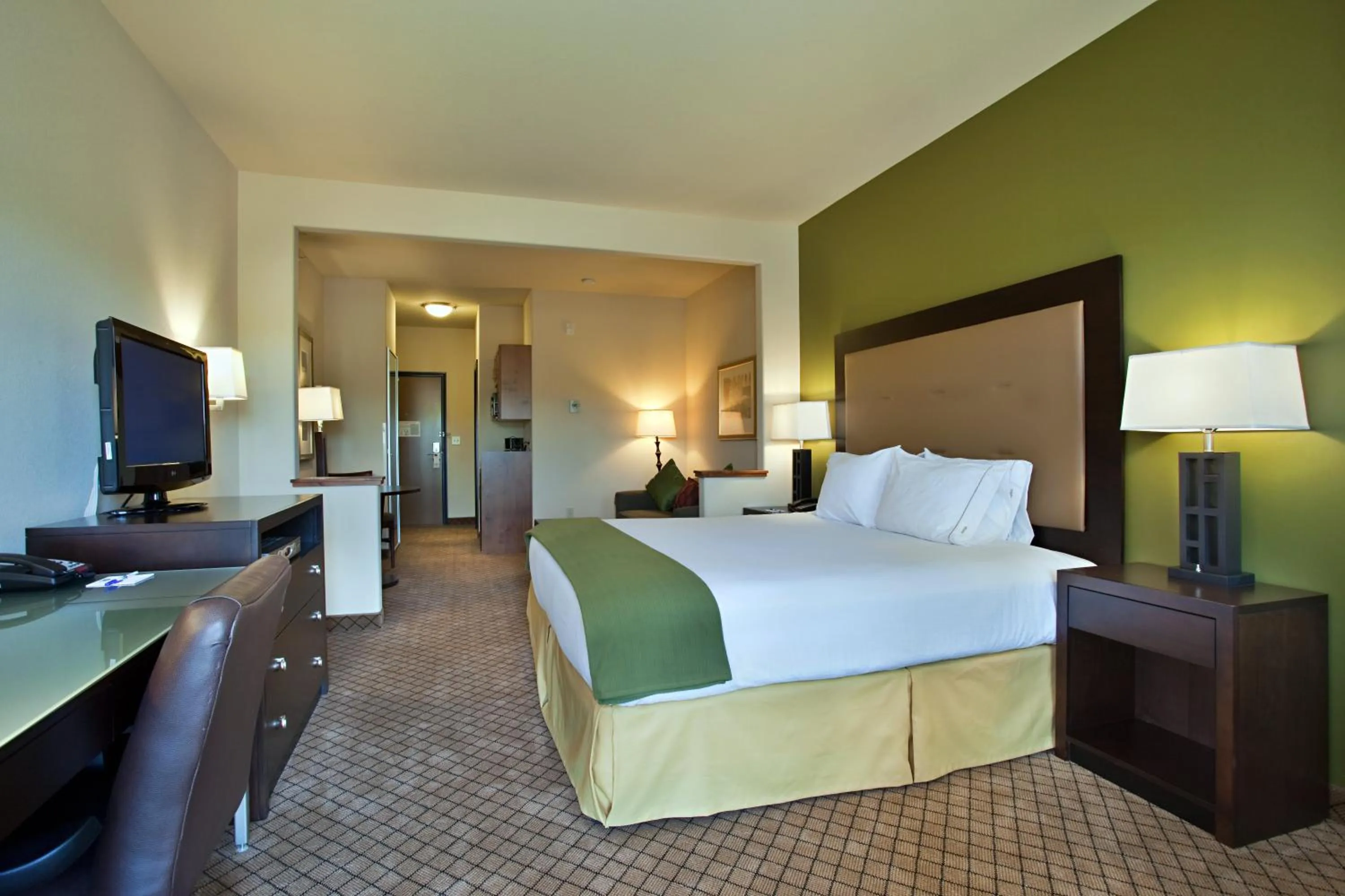 King Suite with Sofa Bed in Holiday Inn Express Hotel & Suites Silt - Rifle by IHG