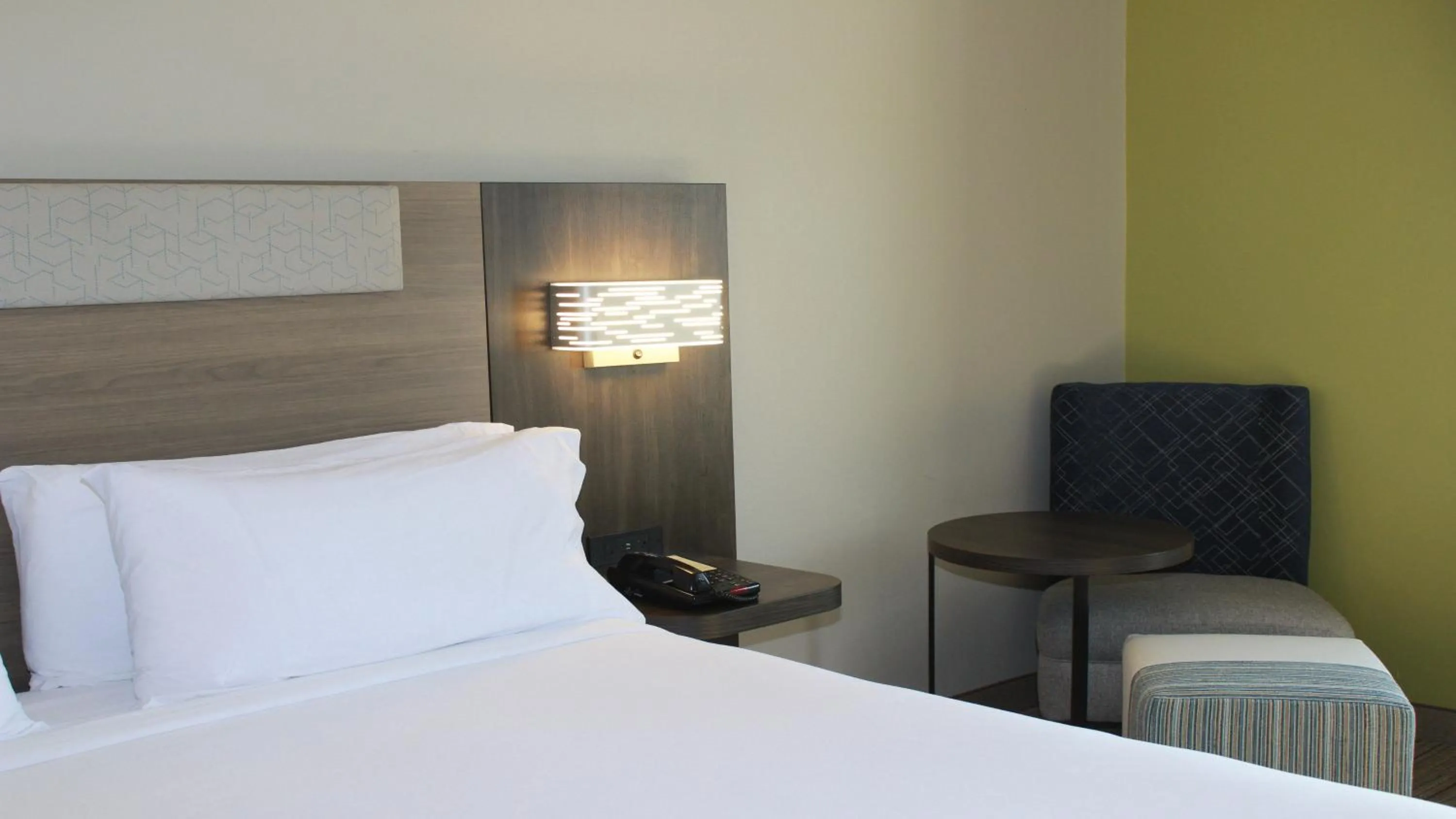 Standard Room in Holiday Inn Express & Suites Wilson-Downtown by IHG