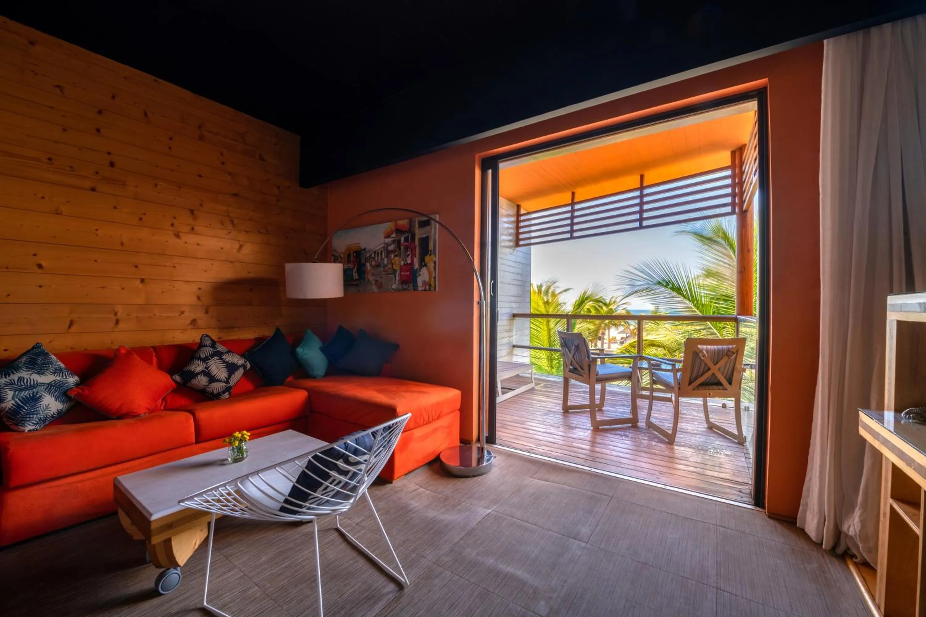 Deluxe Blue Bay Beach Suite with Ocean View in Movenpick Resort Lamantin Saly